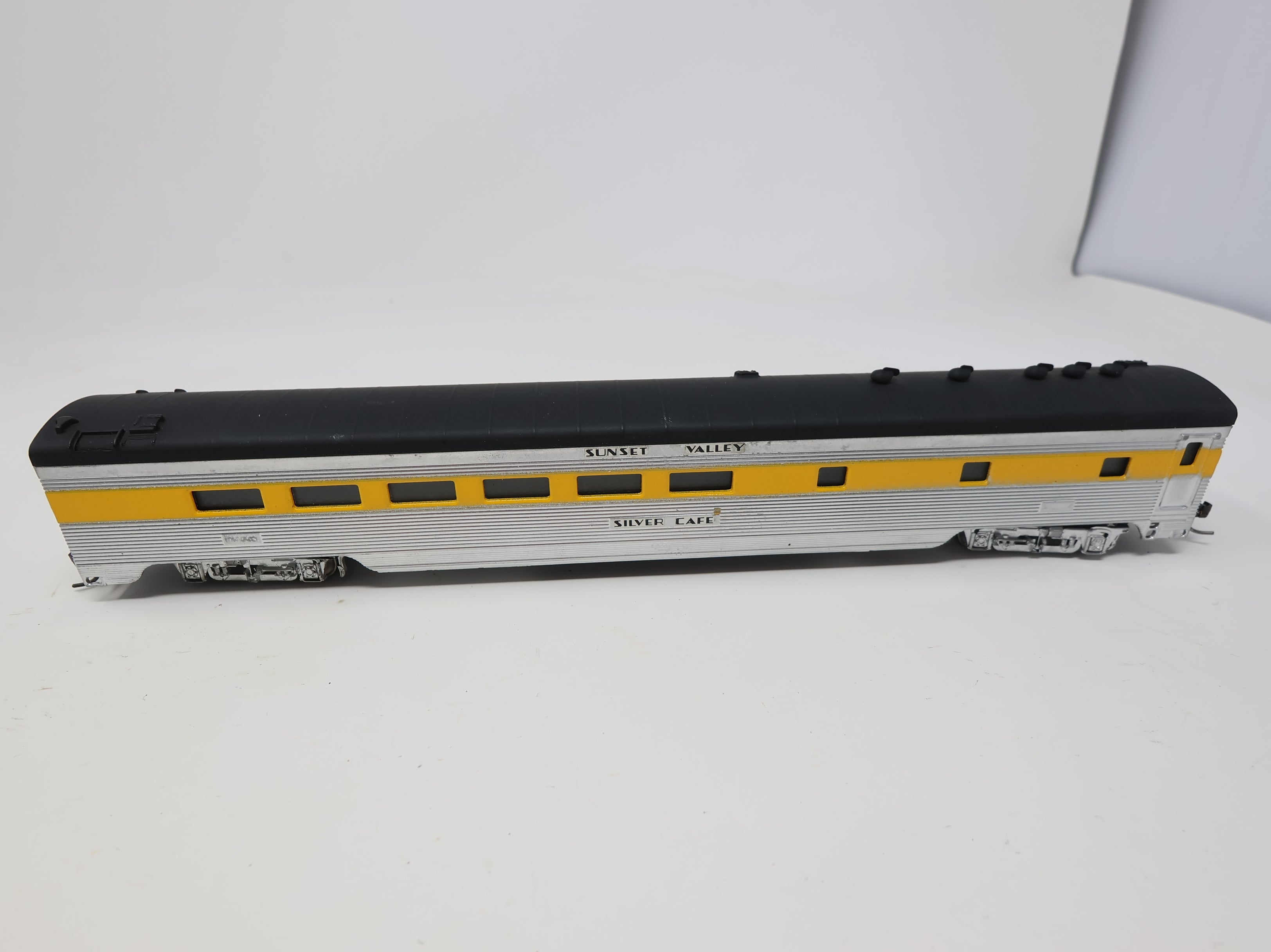 USED Con-Cor HO Scale Passenger Car Sunset Valley Silver Cafe Decal