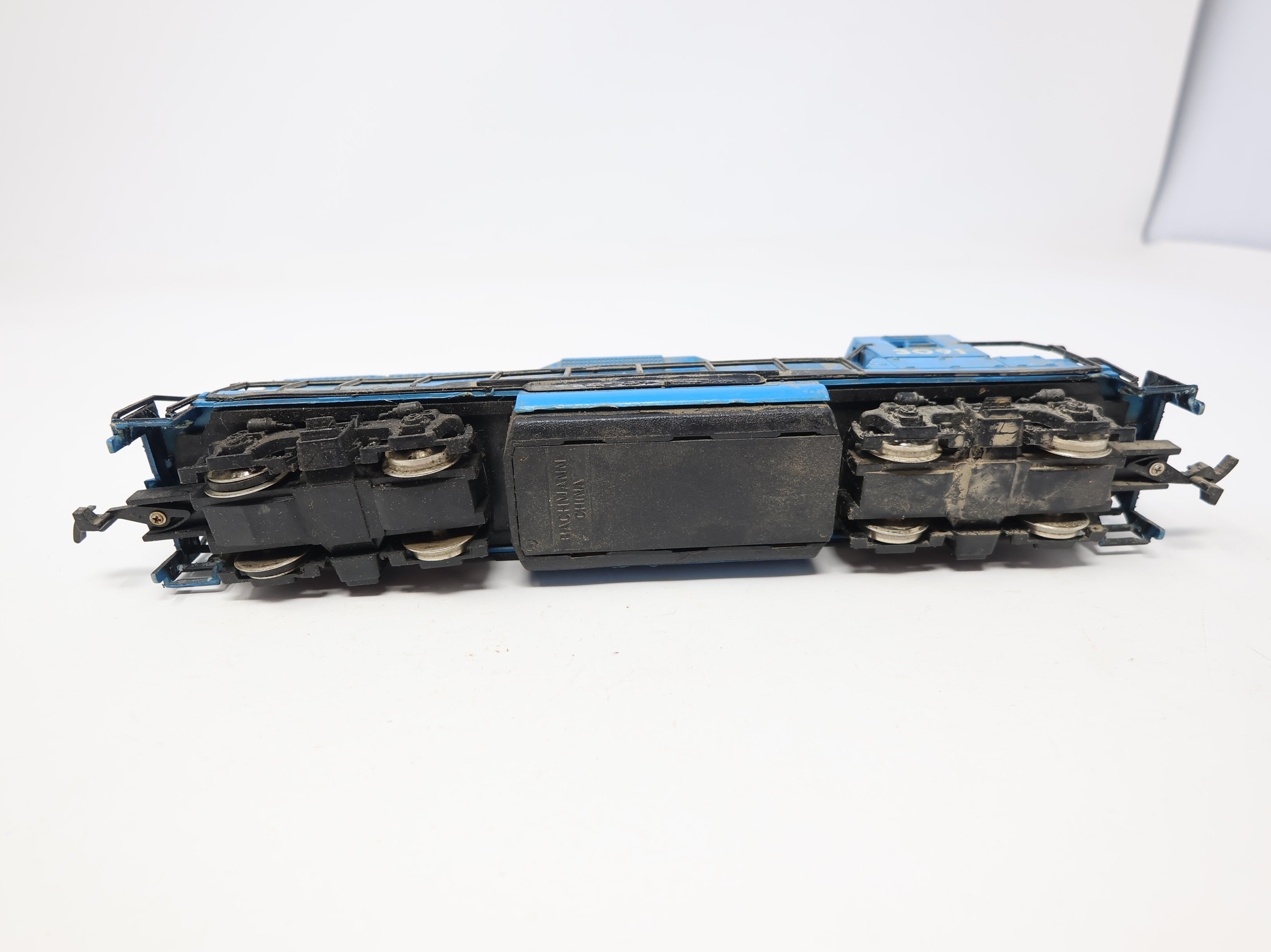 USED Bachmann HO Scale GP40 Diesel Locomotive Conrail #3091 Parts/Repairs DC