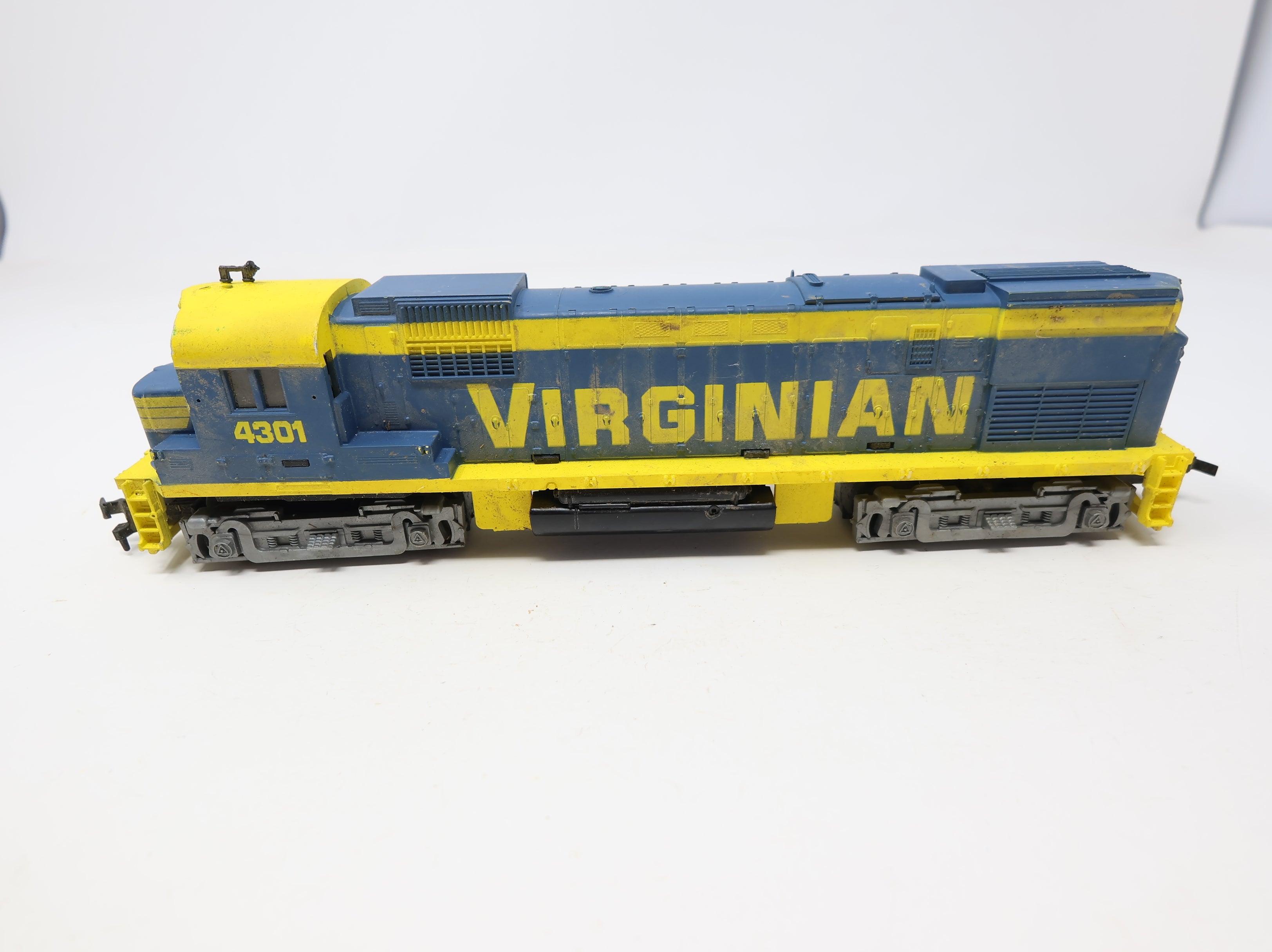 USED Tyco HO Scale C-430 Diesel Locomotive Virginian #4301 DC