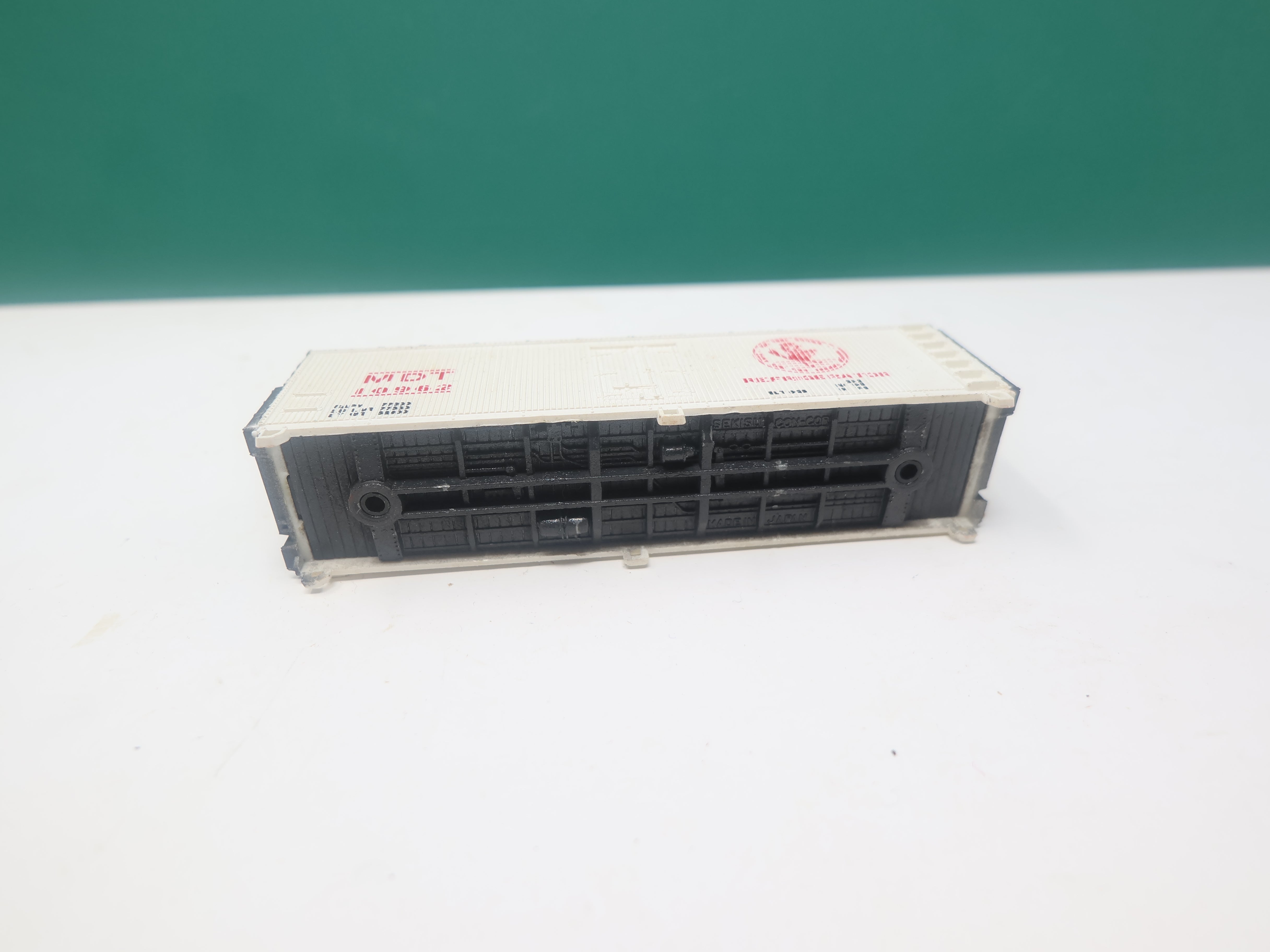 USED Con-Cor N Scale, 40' Wooden Box Car, Merchants Despatch Transportation MDT #10962, No Trucks