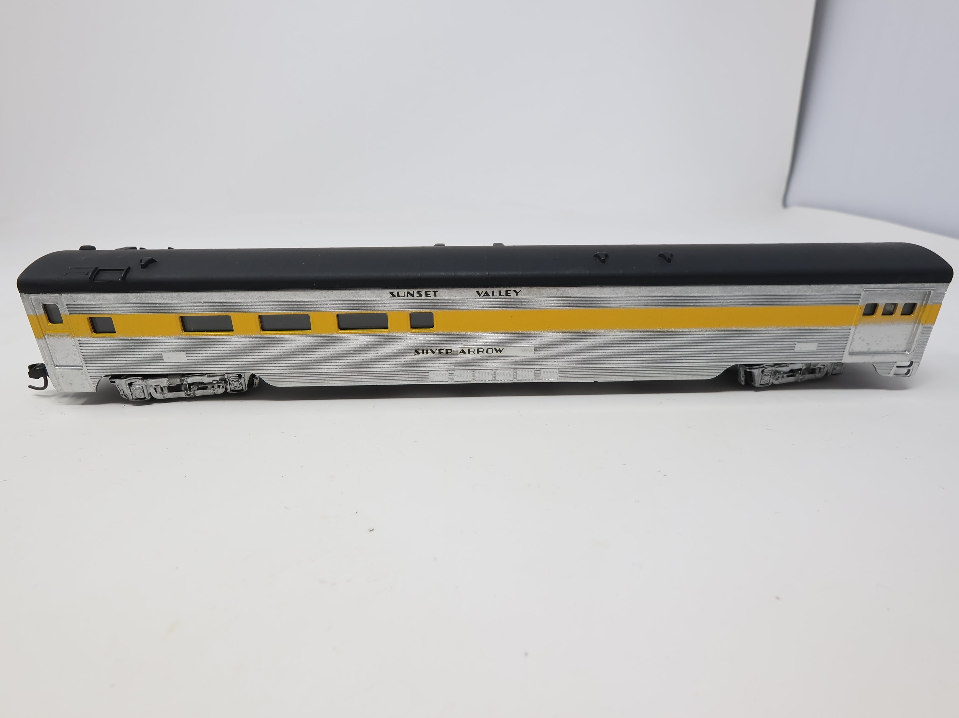 USED Con-Cor HO Scale Passenger Car Sunset Valley Silver Arrow Decal