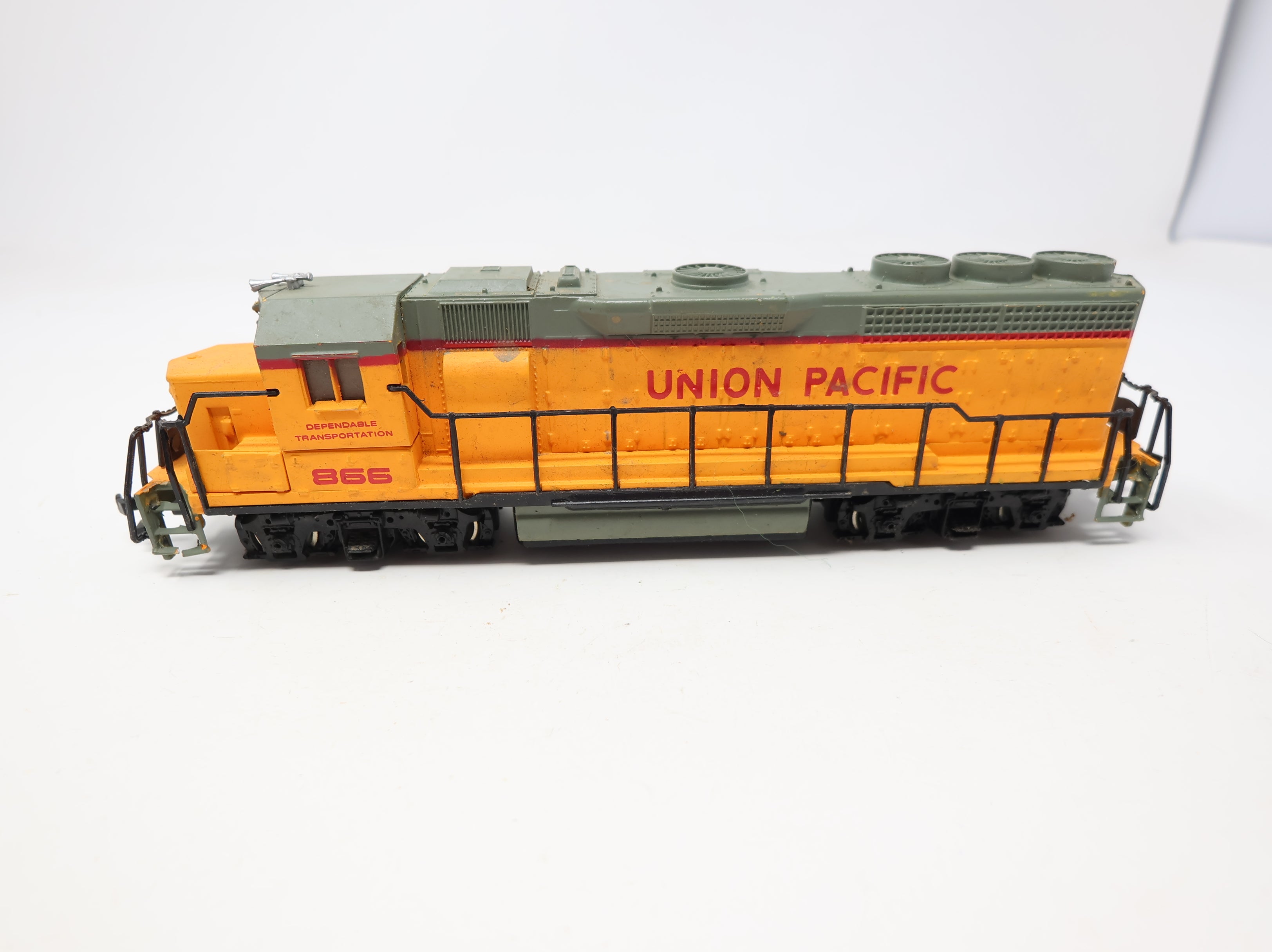 USED Bachmann HO Scale GP40 Diesel Locomotive Union Pacific #866 DC