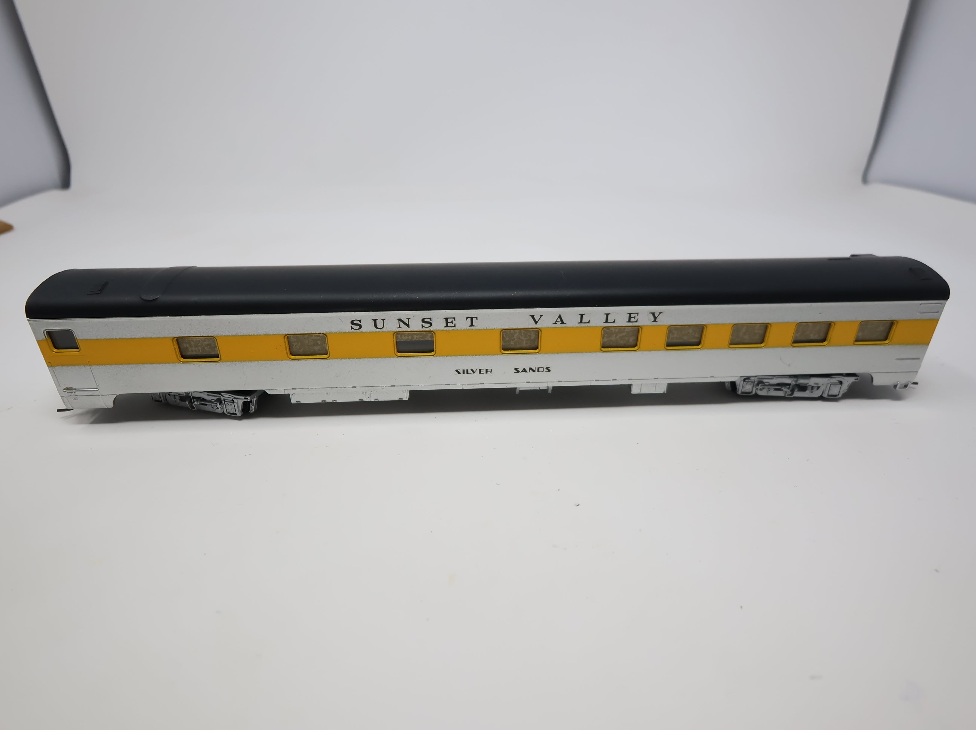 USED Con-Cor HO Scale Passenger Car Sunset Valley Silver Sands Decal