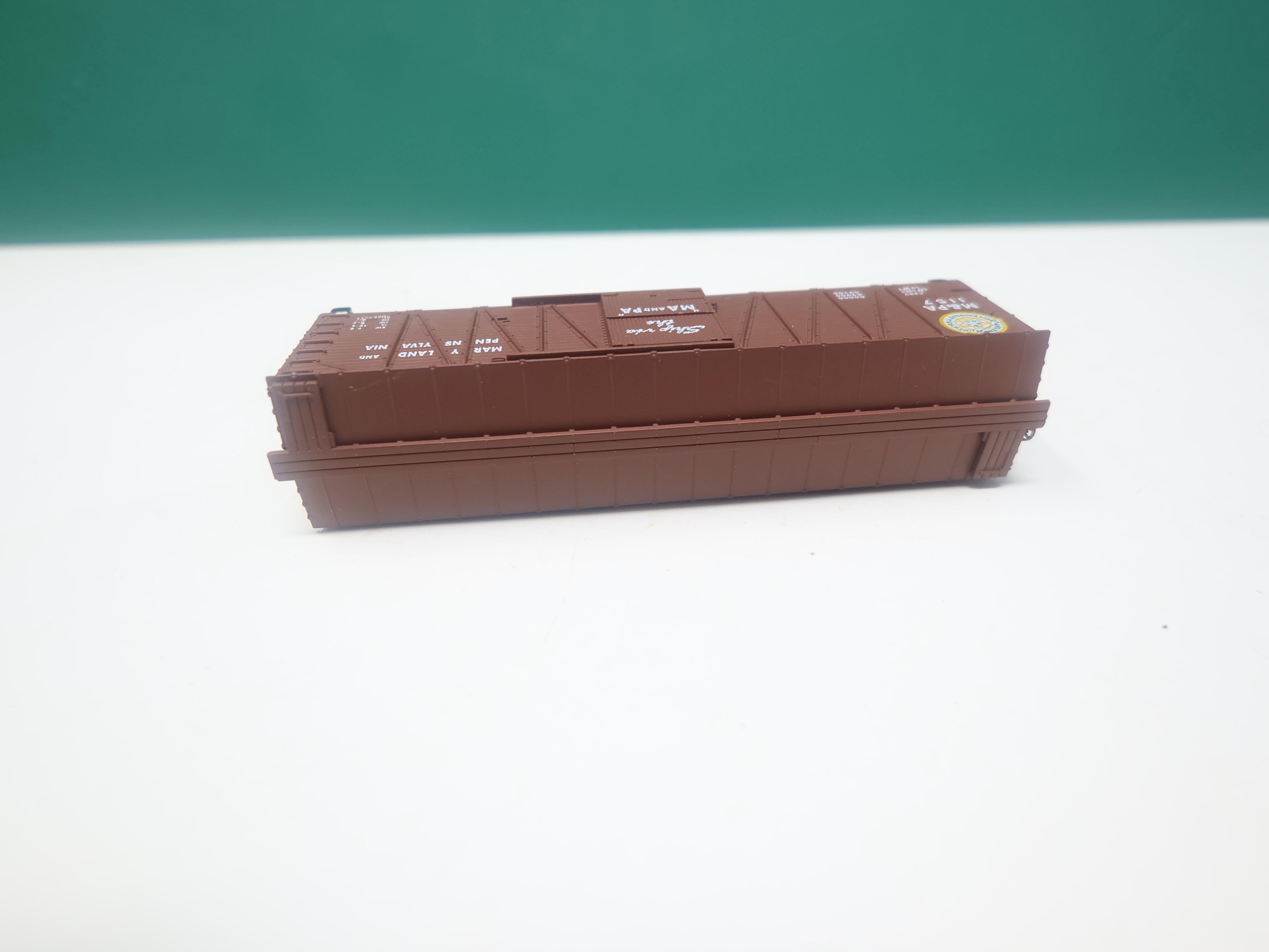 USED Micro-Trains N Scale, 40' Wooden Box Car, Maryland & Pennsylvania M&PA #1157, No Trucks