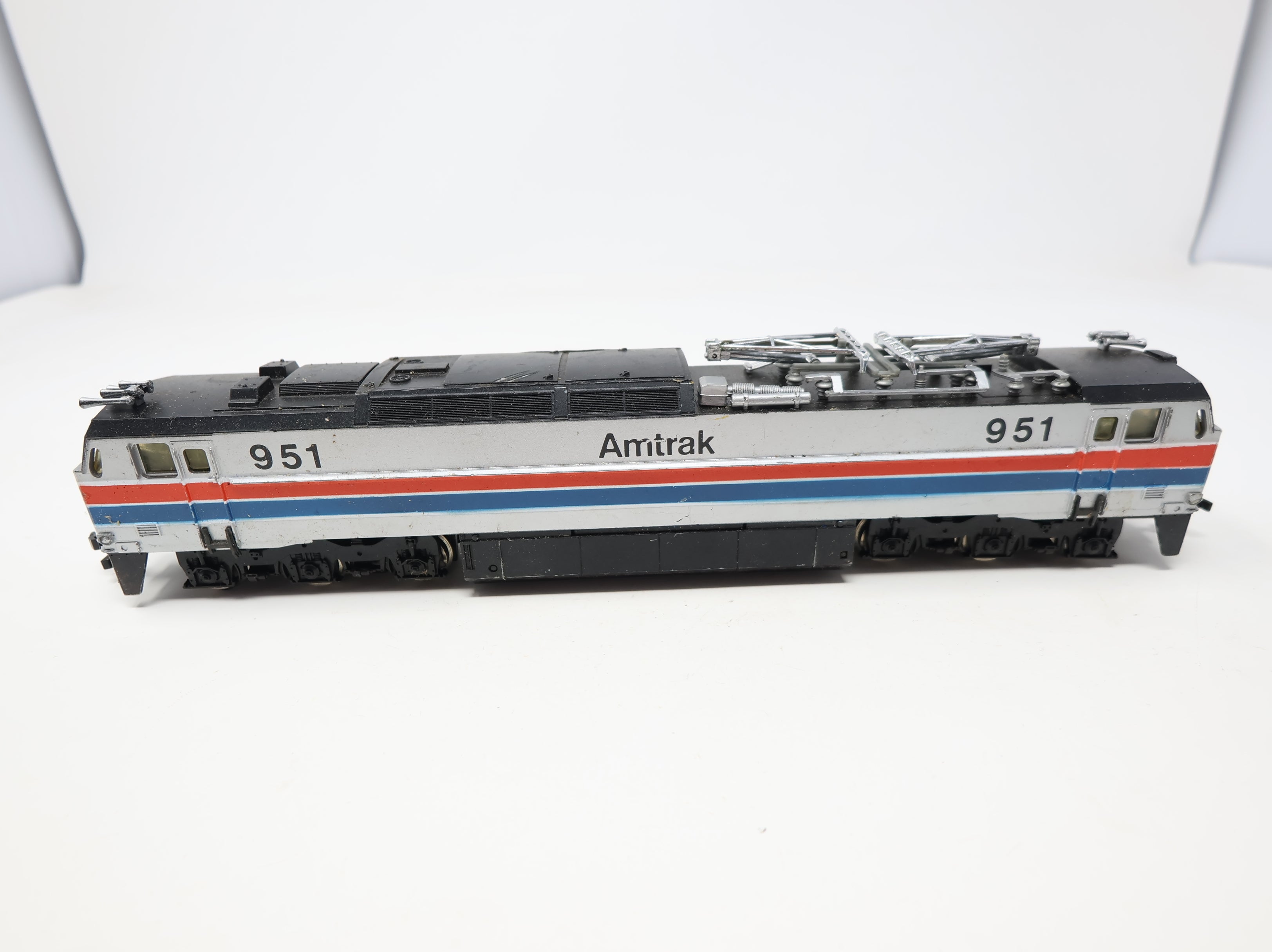 USED Bachmann HO Scale E60CP Electric Locomotive Amtrak #951 DC