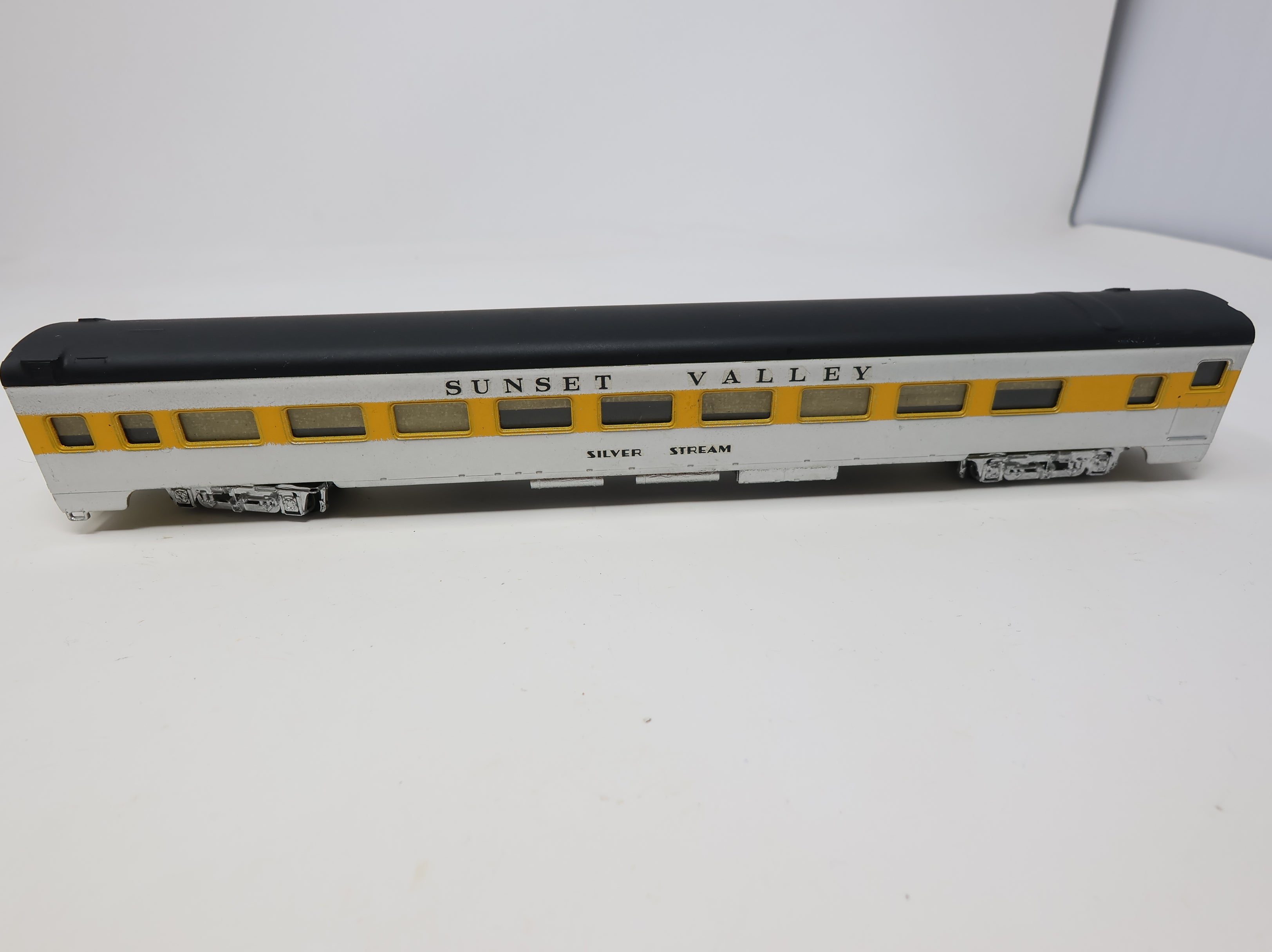 USED Con-Cor HO Scale Passenger Car Sunset Valley Silver Stream Decal