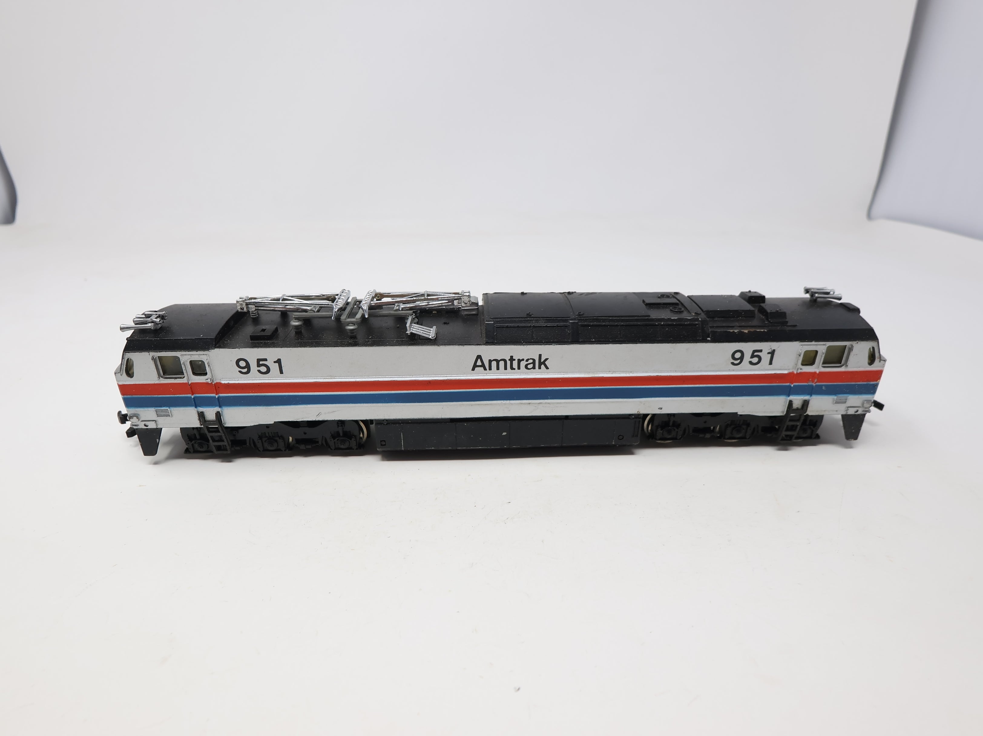 USED Bachmann HO Scale E60CP Electric Locomotive Amtrak #951 DC