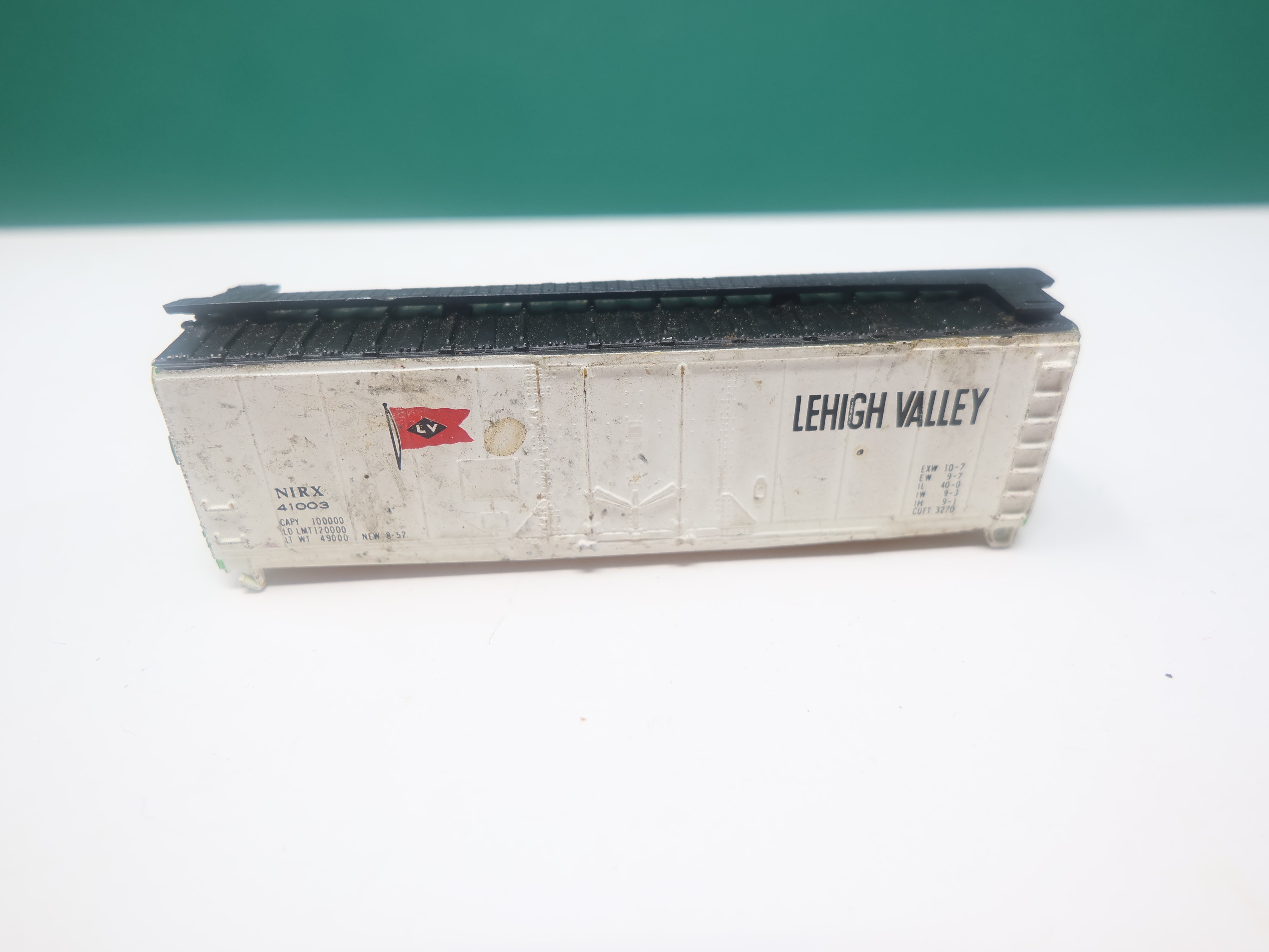 USED N Scale, 40' Box Car, Lehigh Valley NIRX #41003, Shell Only