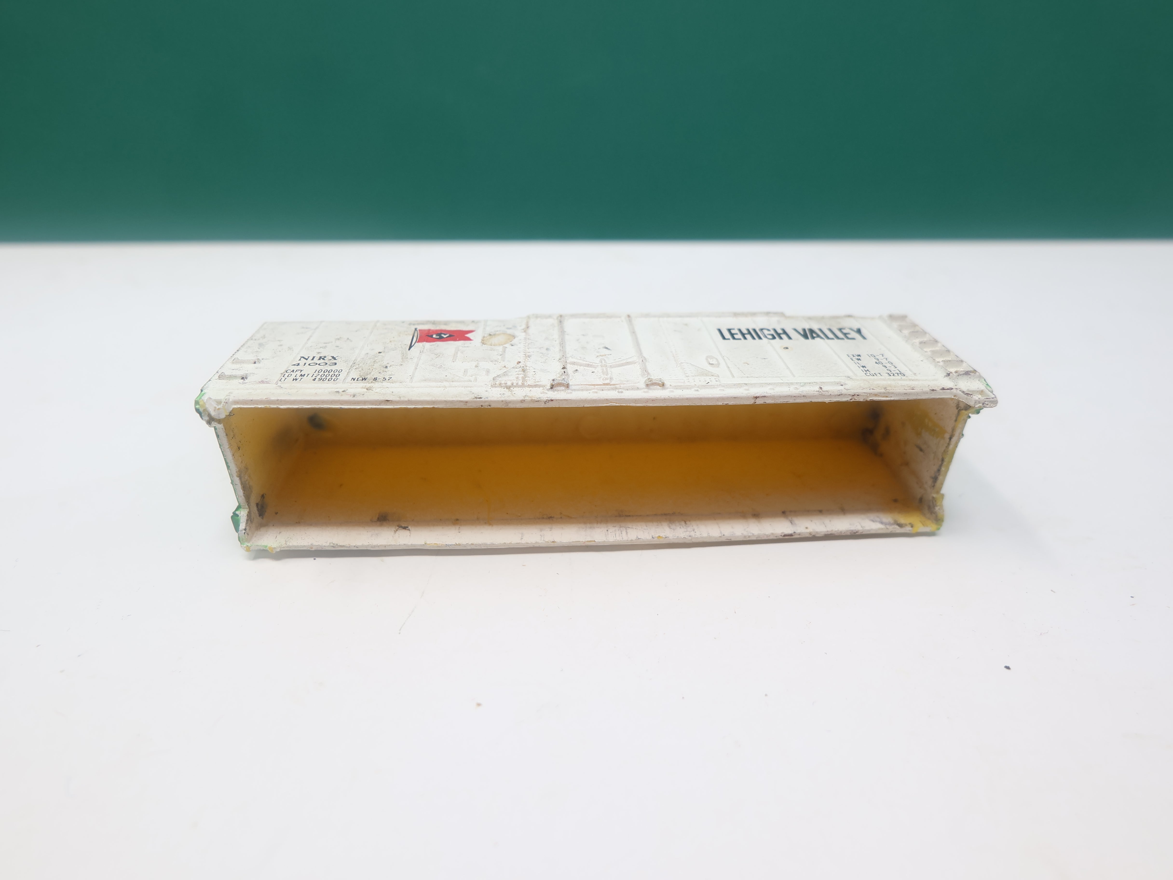 USED N Scale, 40' Box Car, Lehigh Valley NIRX #41003, Shell Only