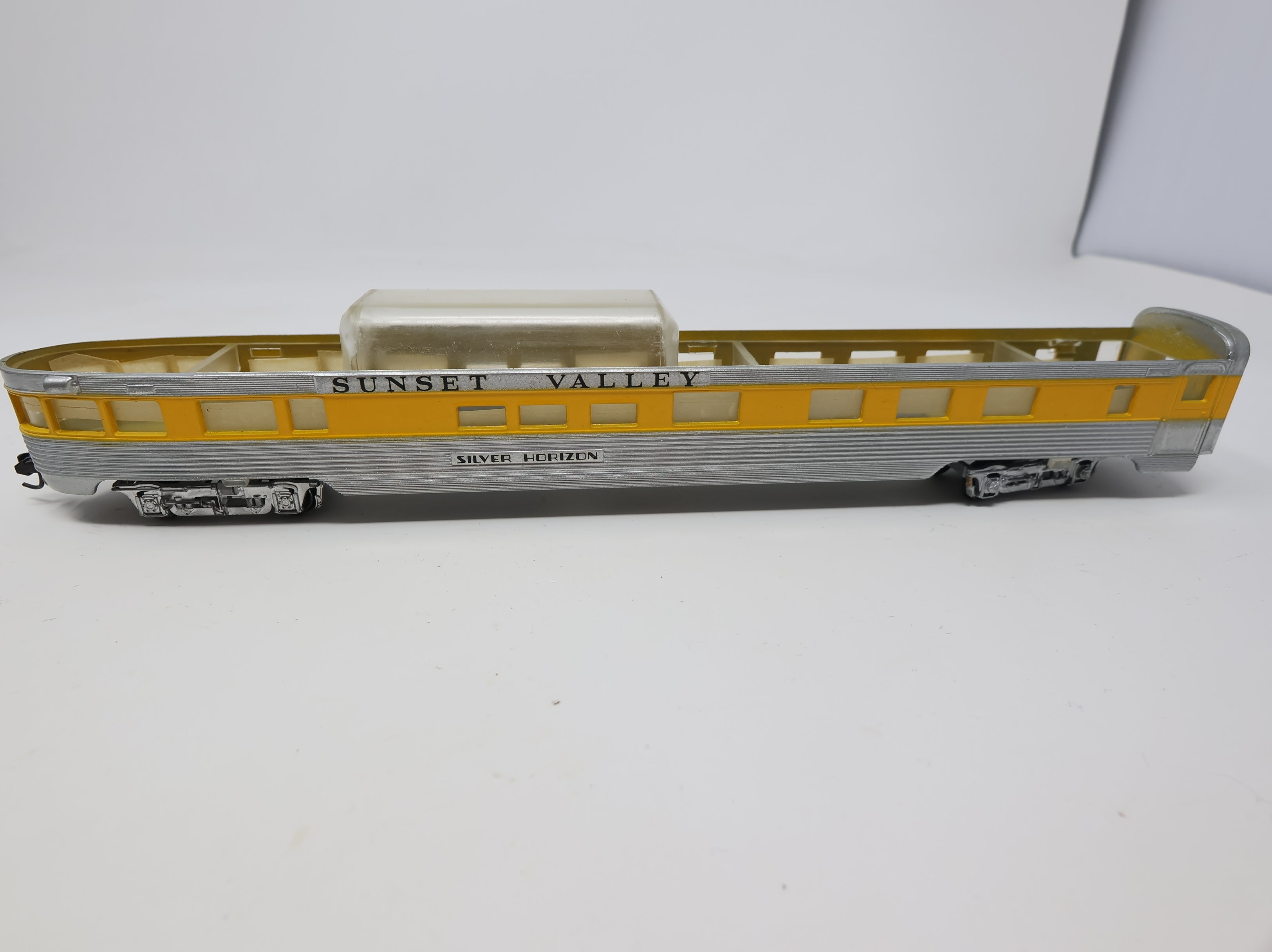 USED Con-Cor HO Scale Observation Dome Passenger Car Sunset Valley Silver Horizon Decal