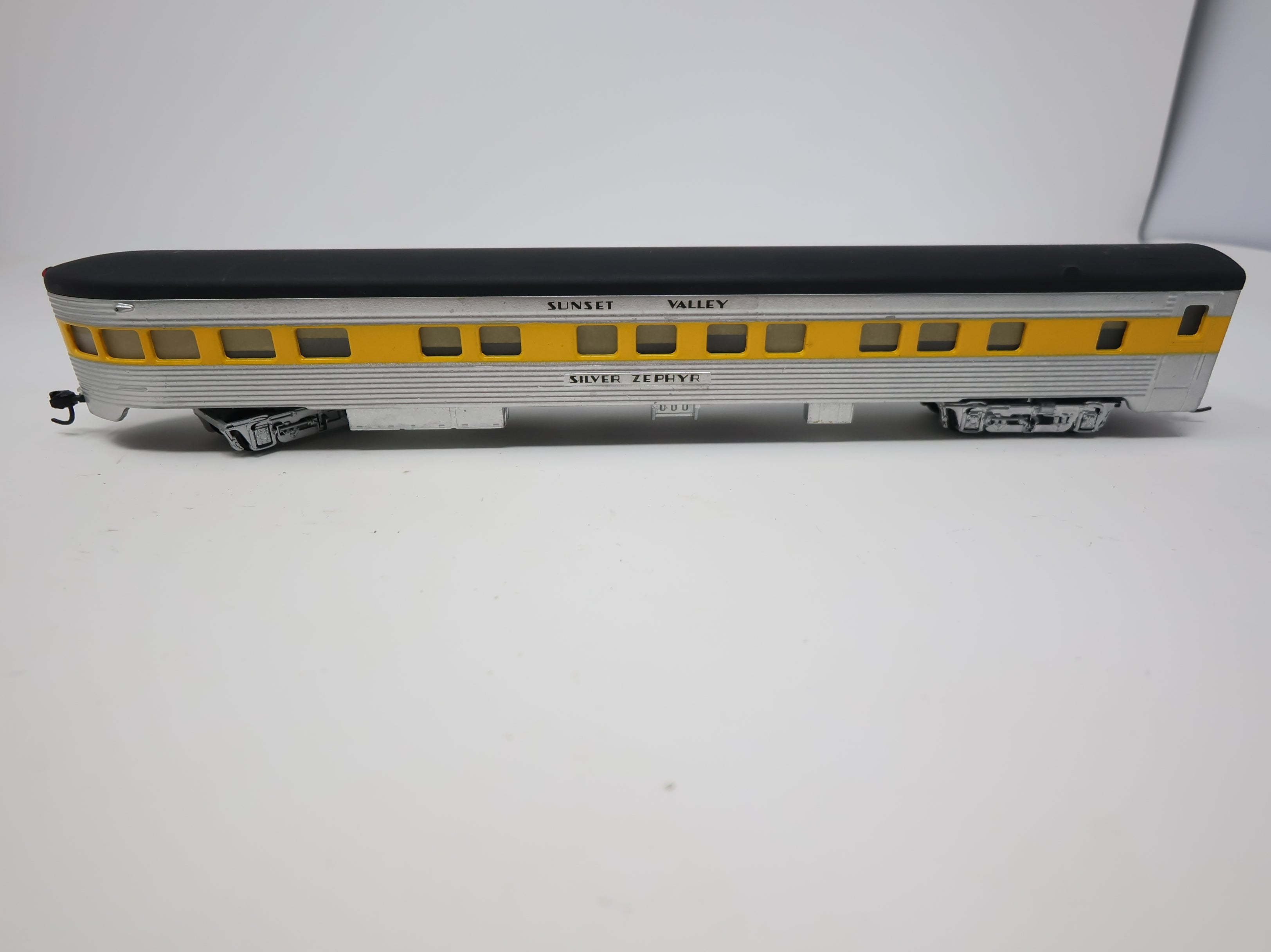 USED Con-Cor HO Scale Observation Passenger Car Sunset Valley Silver Zephyr Decal