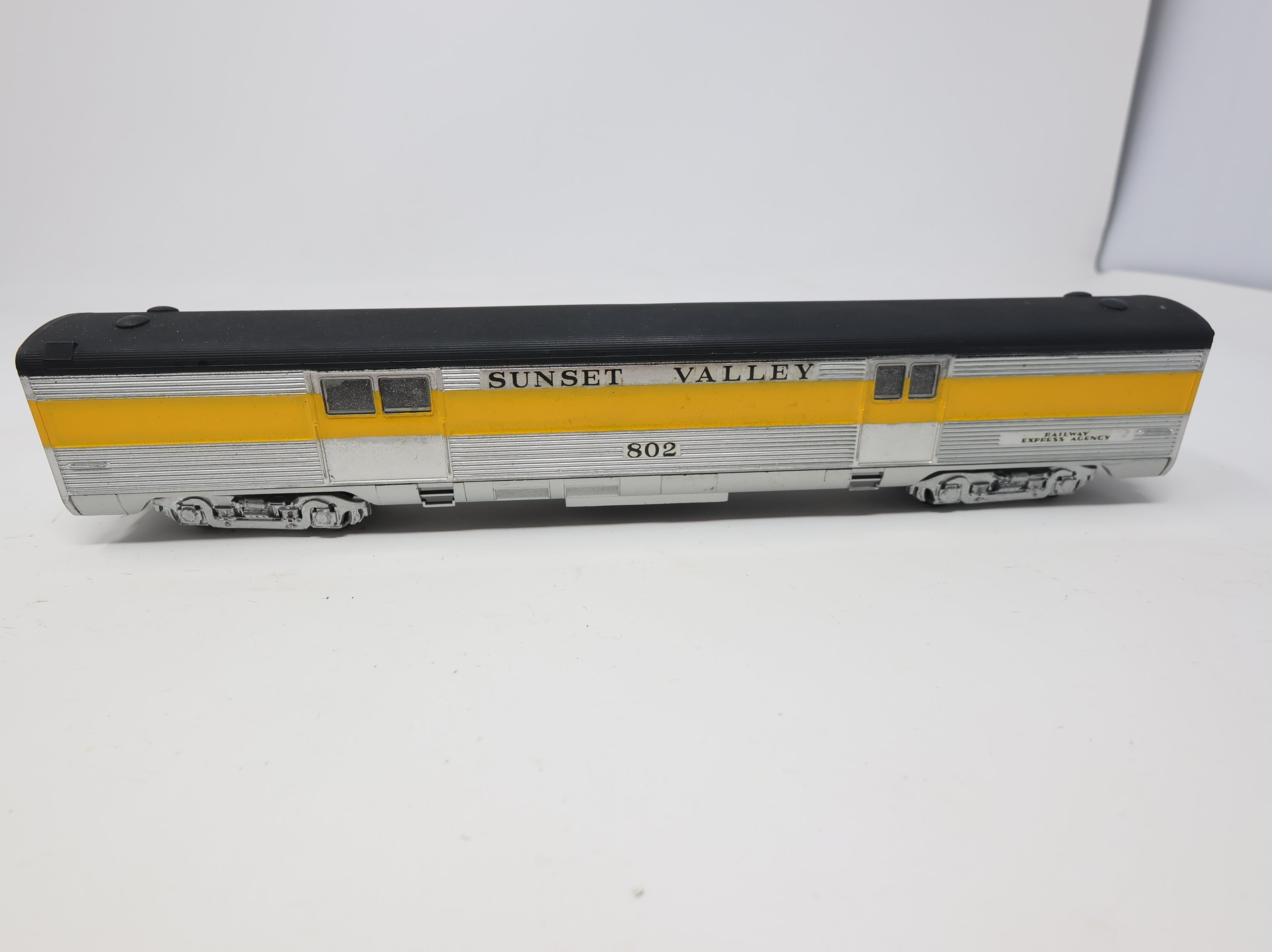 USED Athearn HO Scale Passenger Car Sunset Valley REA #802 Decal