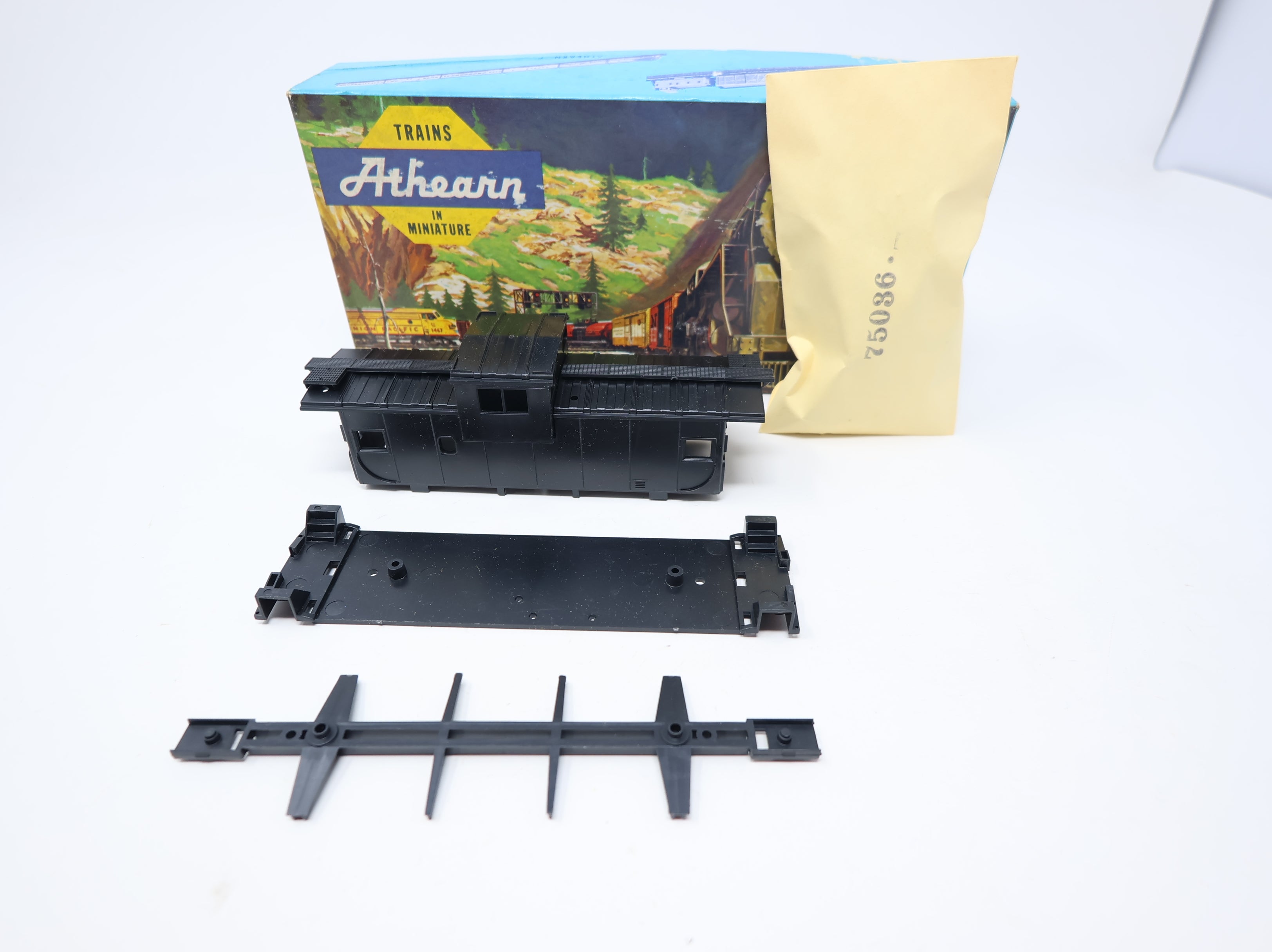 USED Athearn 5360 HO Scale Wide Vision Caboose Undecorated KIT