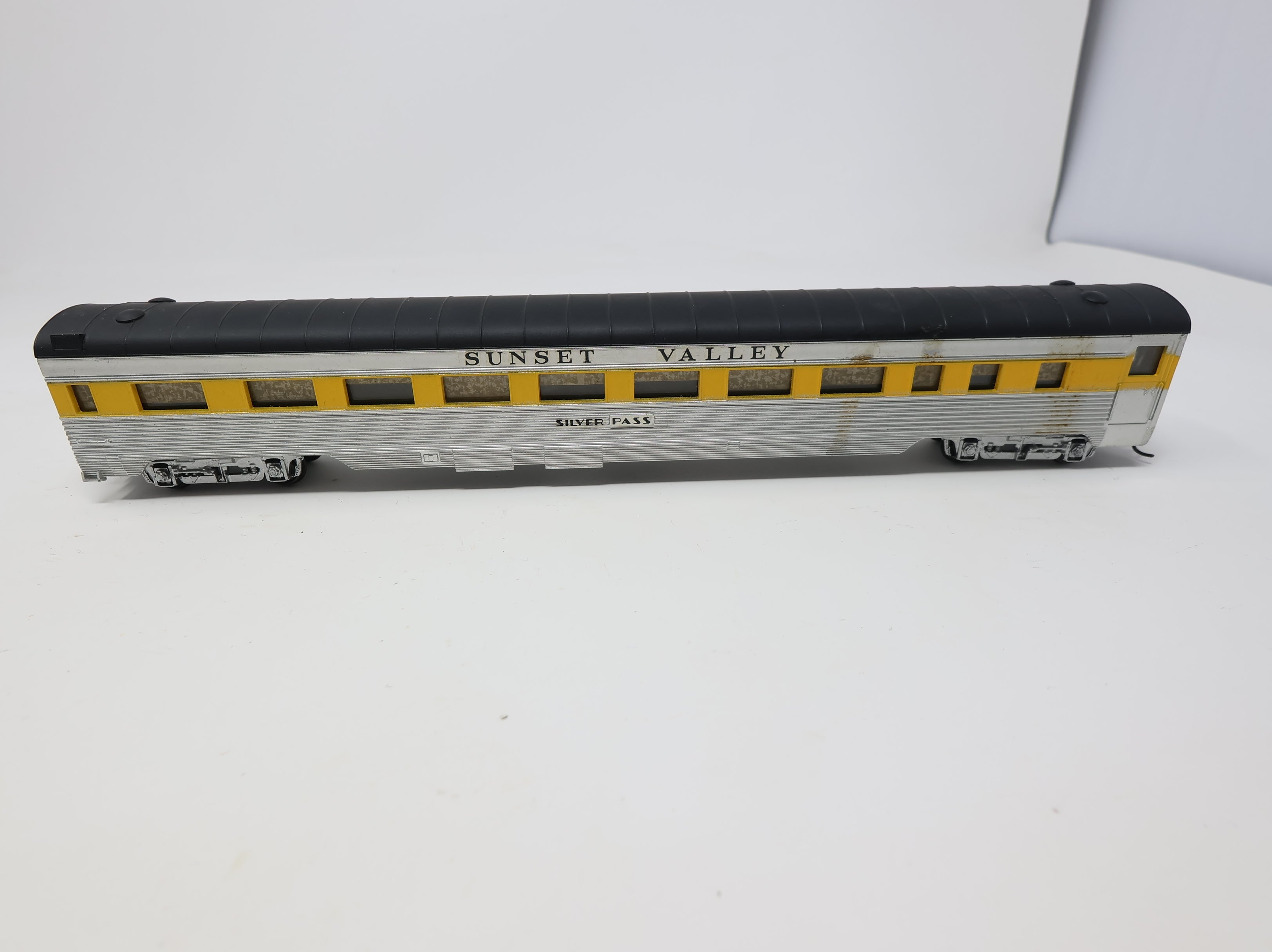 USED Con-Cor HO Scale Passenger Car Sunset Valley Silver Pass Decal