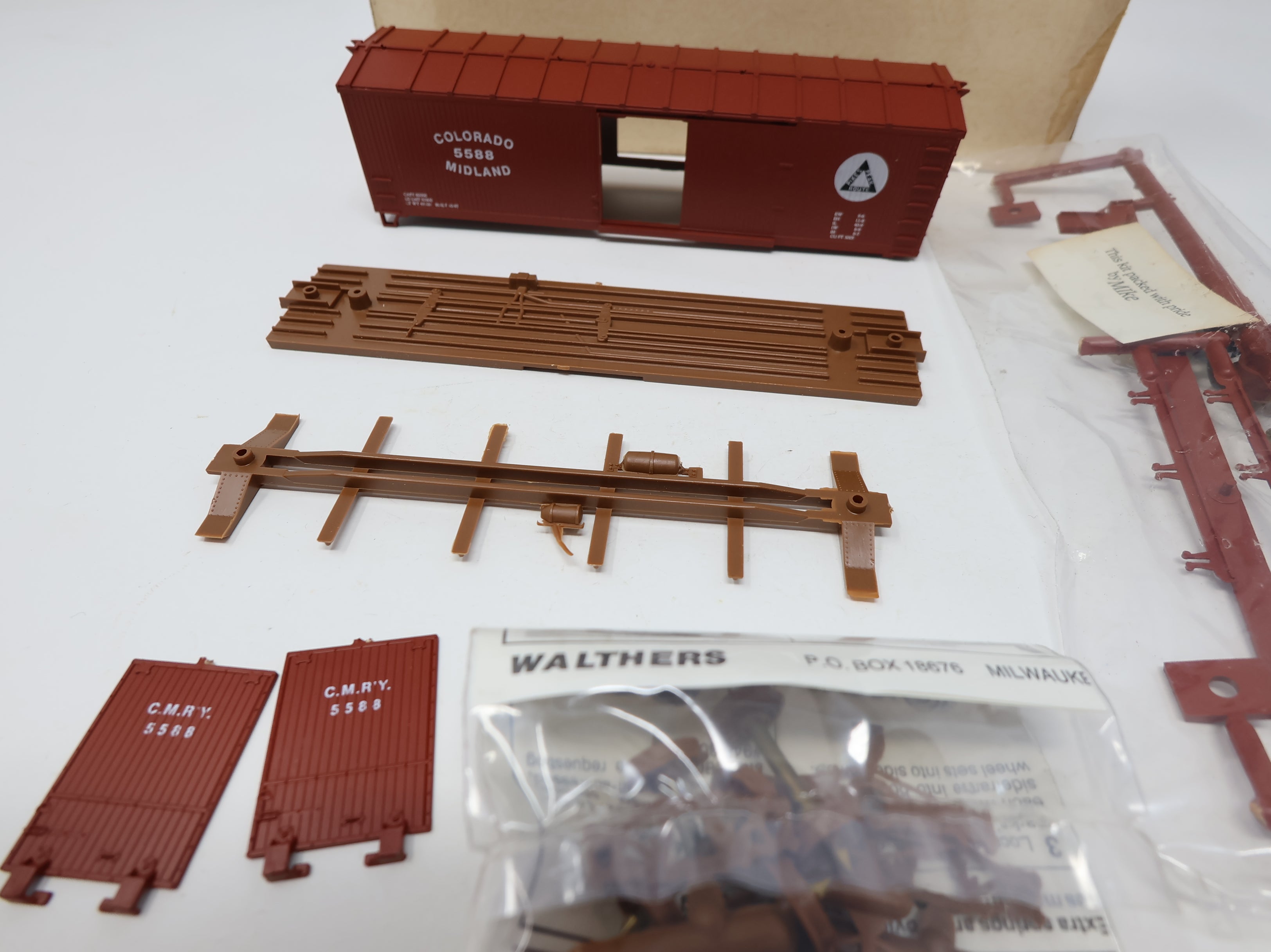 USED Walthers HO Scale 40' DS Wooden Box Car Colorado Midland #5588 KIT