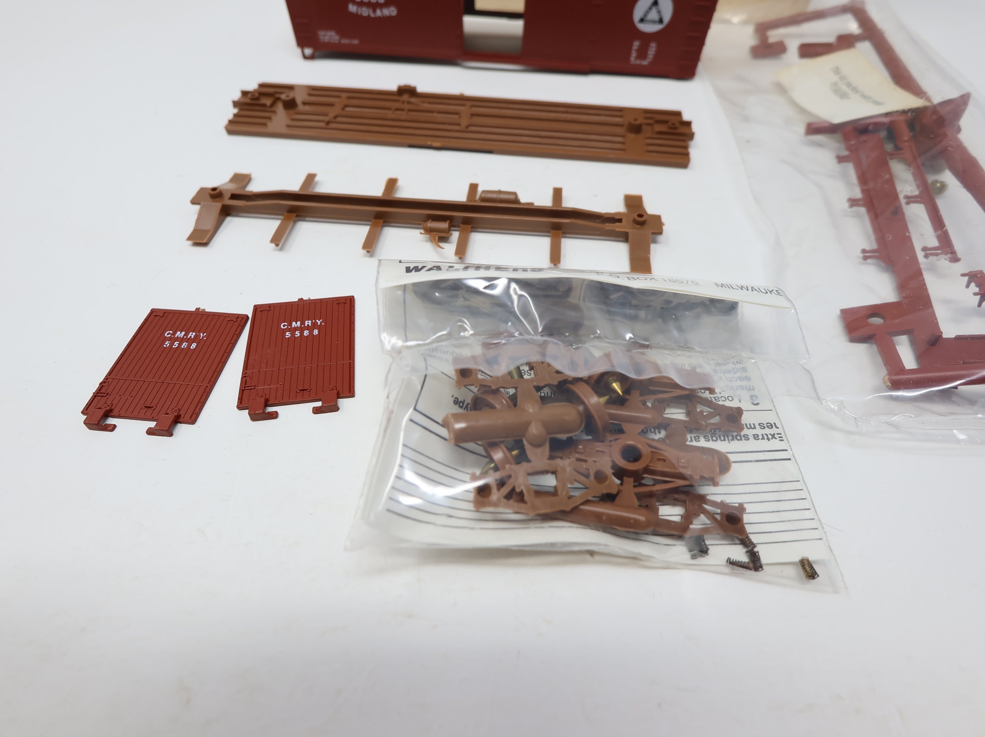 USED Walthers HO Scale 40' DS Wooden Box Car Colorado Midland #5588 KIT