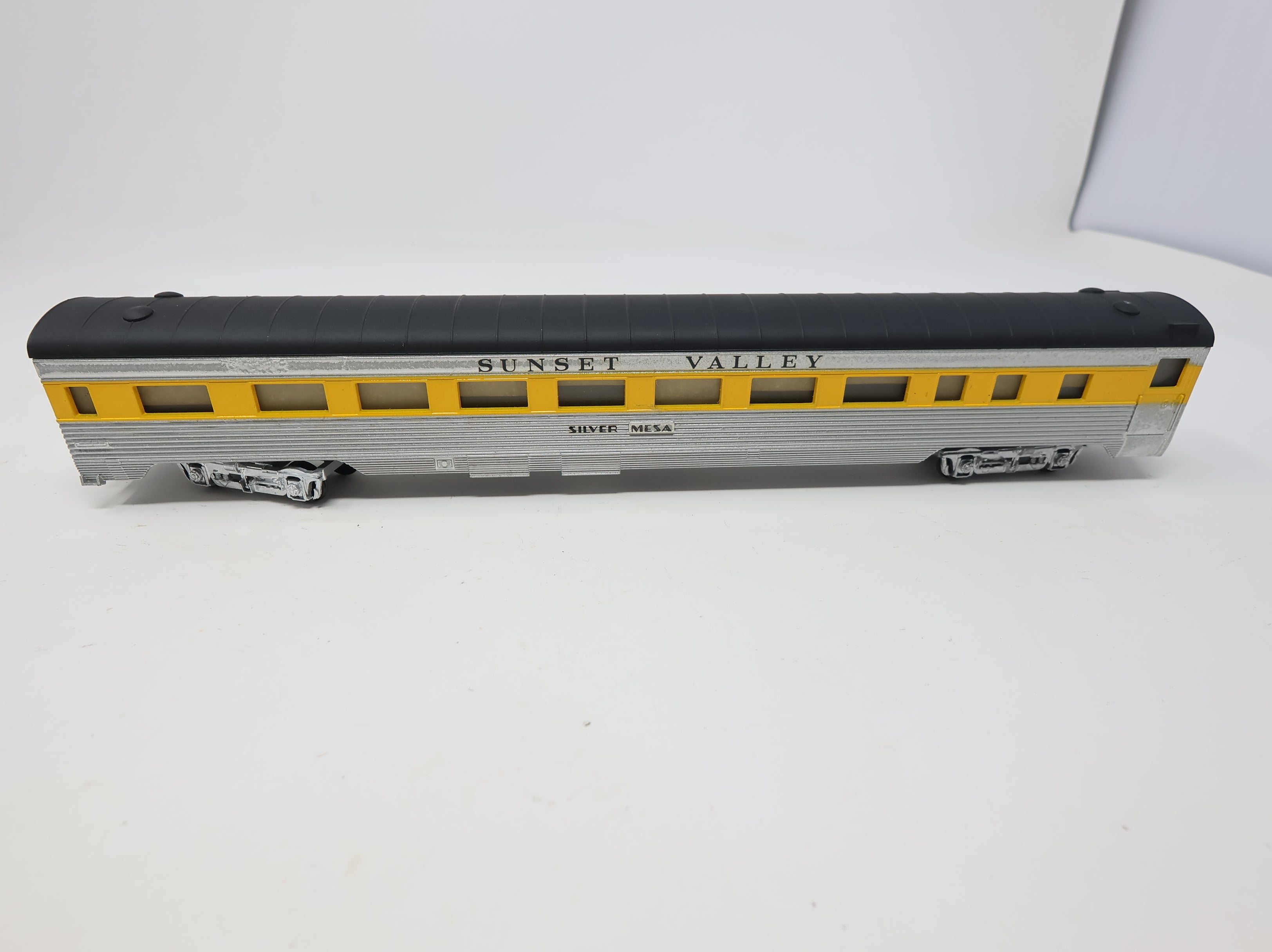 USED Con-Cor HO Scale Passenger Car Sunset Valley Silver Mesa Decal