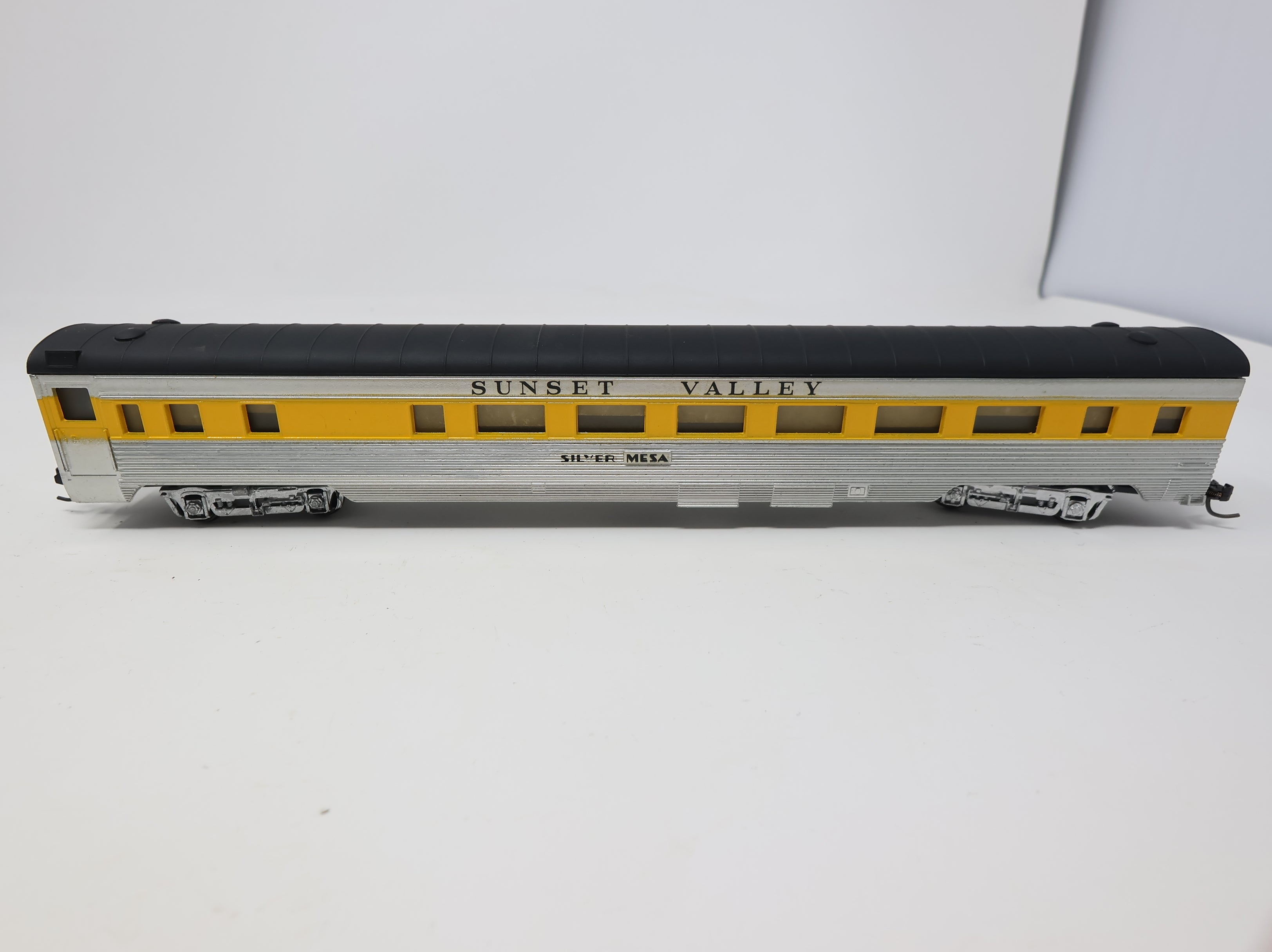 USED Con-Cor HO Scale Passenger Car Sunset Valley Silver Mesa Decal