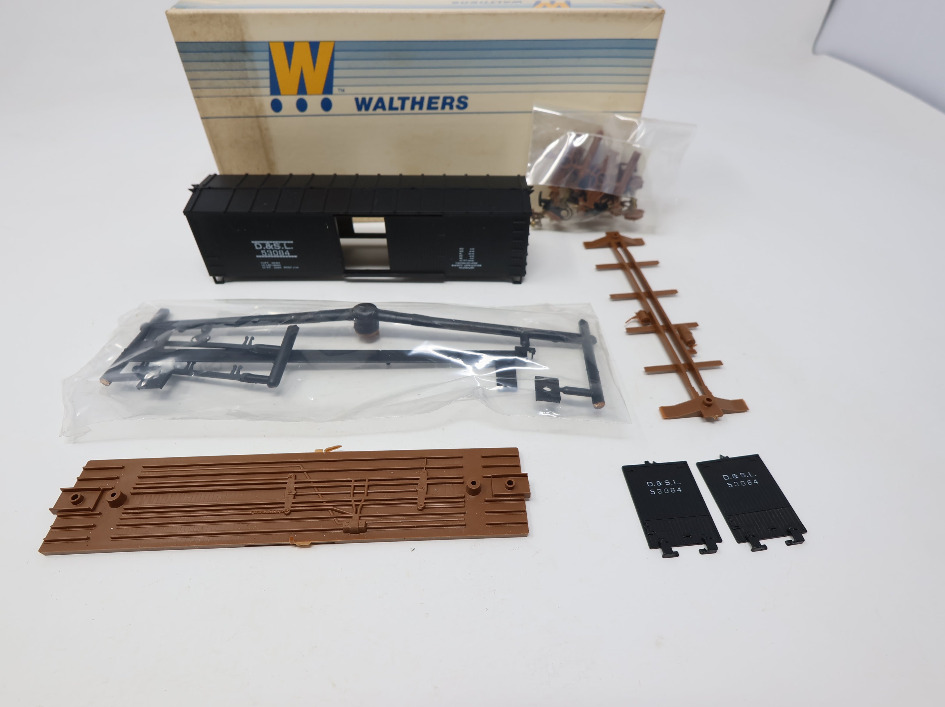 USED Walthers HO Scale 40' Wooden Box Car D&SL #53084 KIT