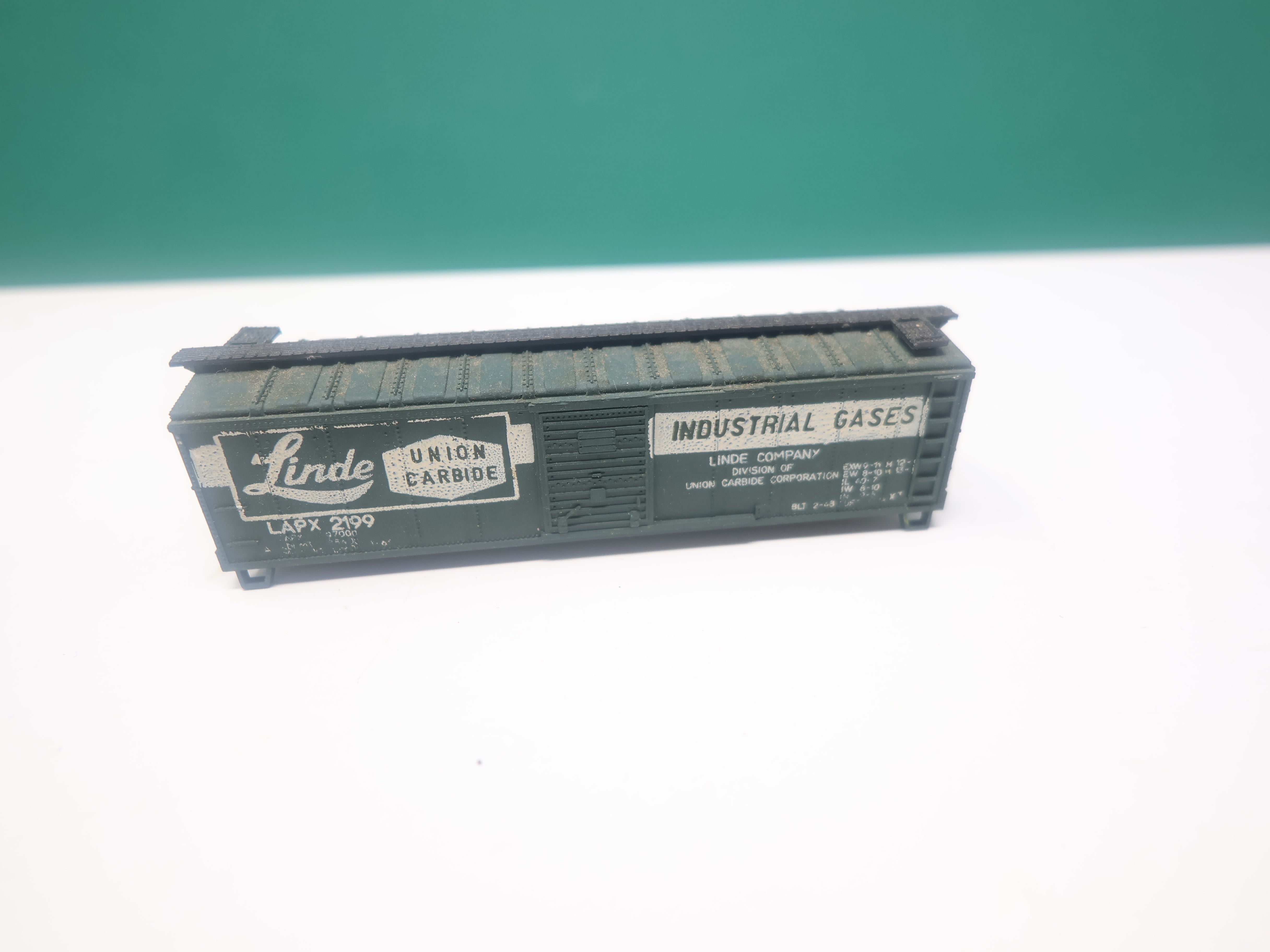 USED Atlas N Scale, 40' Box Car, Linde LAPX #2199, No trucks