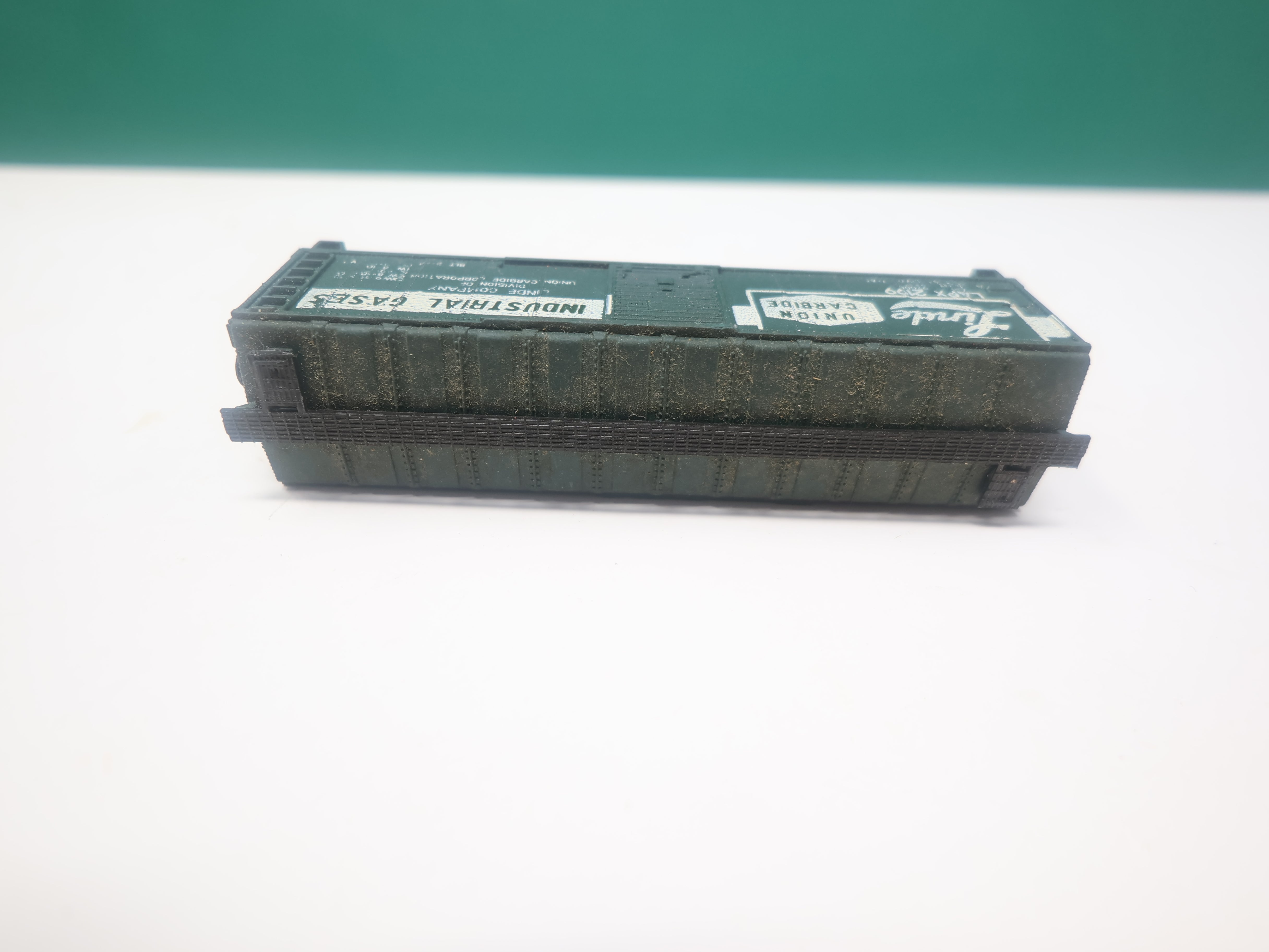 USED Atlas N Scale, 40' Box Car, Linde LAPX #2199, No trucks