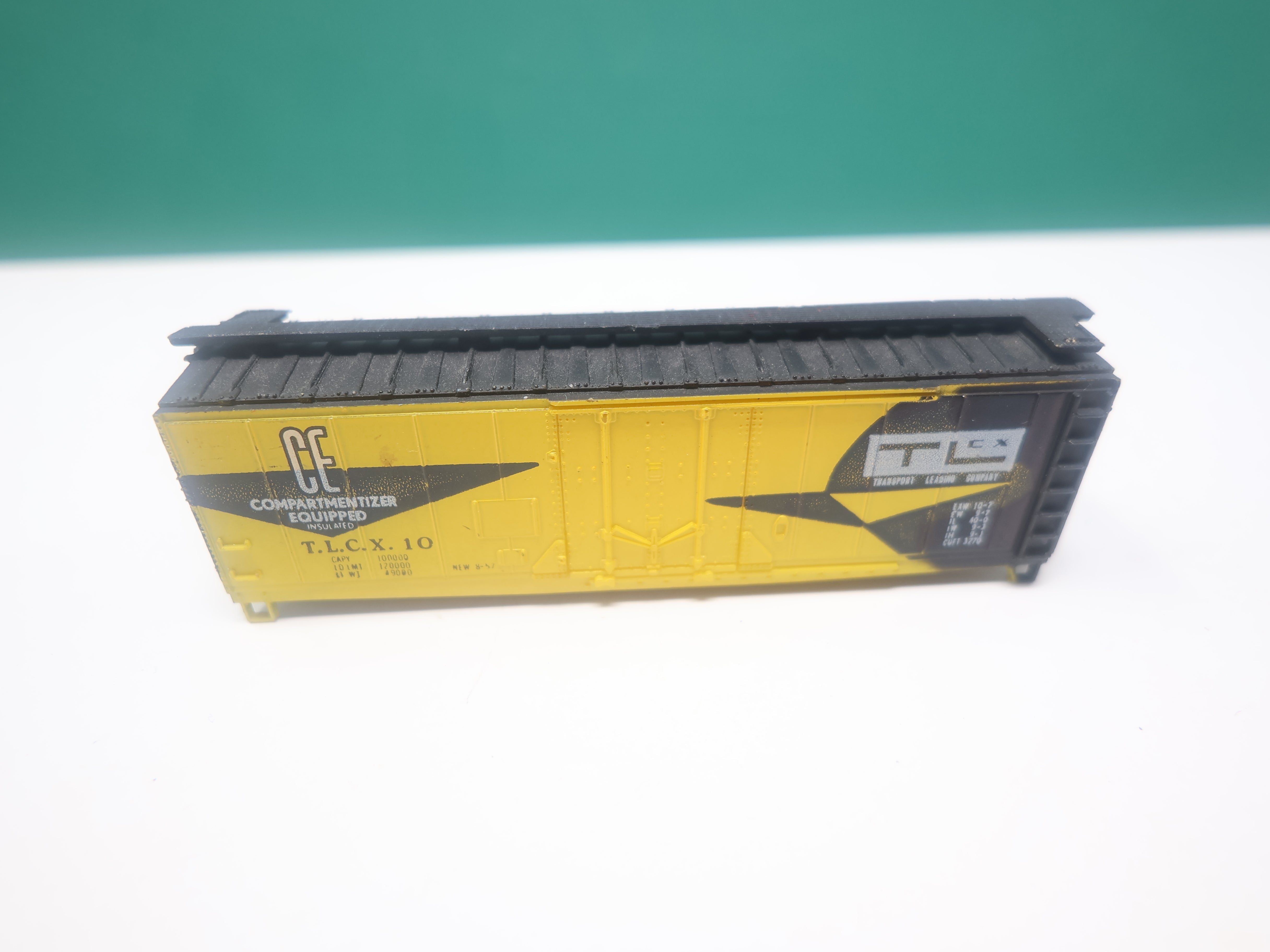 USED Bachmann N Scale, 40' Box Car, Transport Leasing Company TLCX #10, No trucks