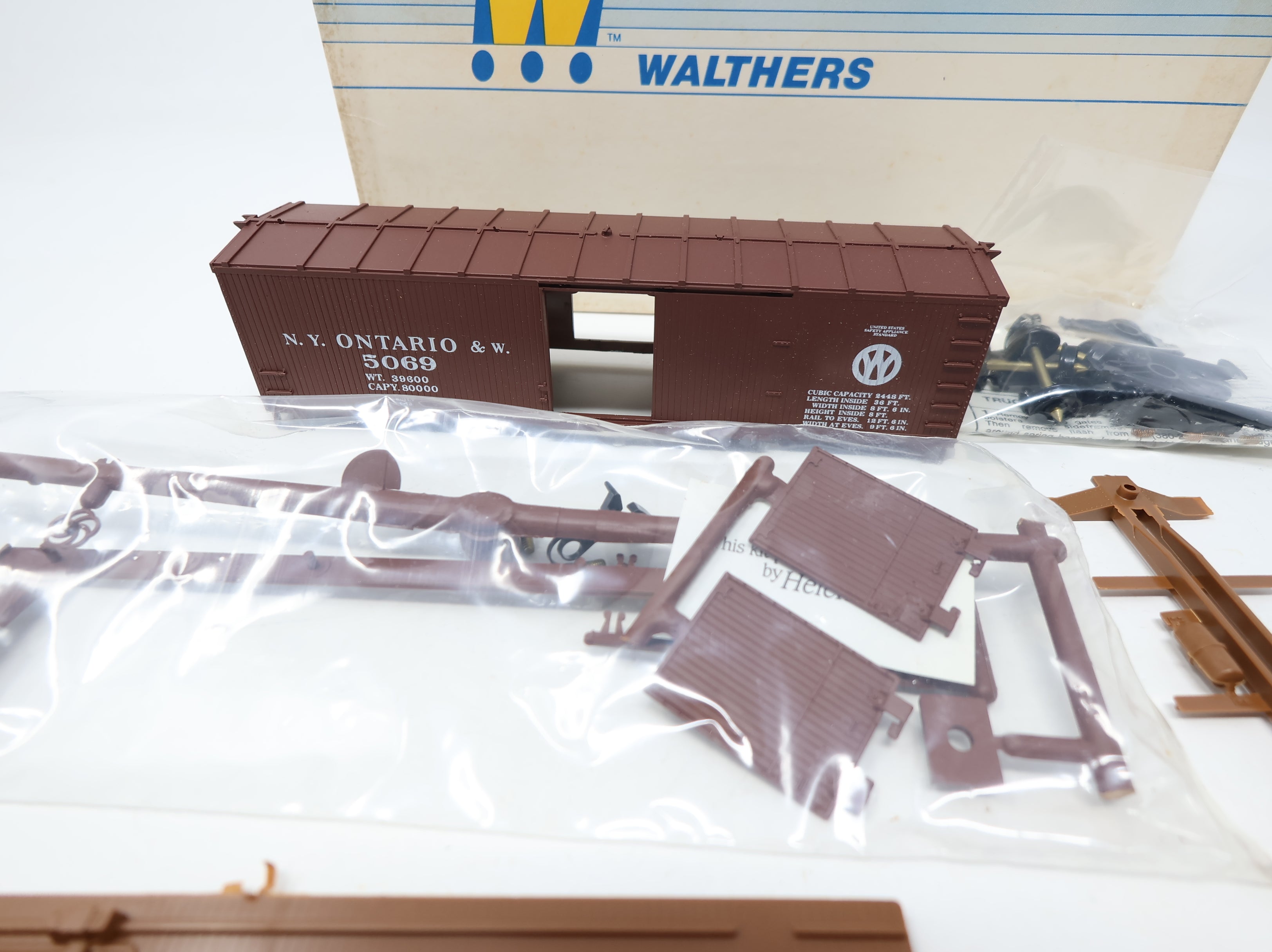 USED Walthers HO Scale 40' Wooden Box Car New York Ontario & Western #5069 Old & Weary Custom KIT