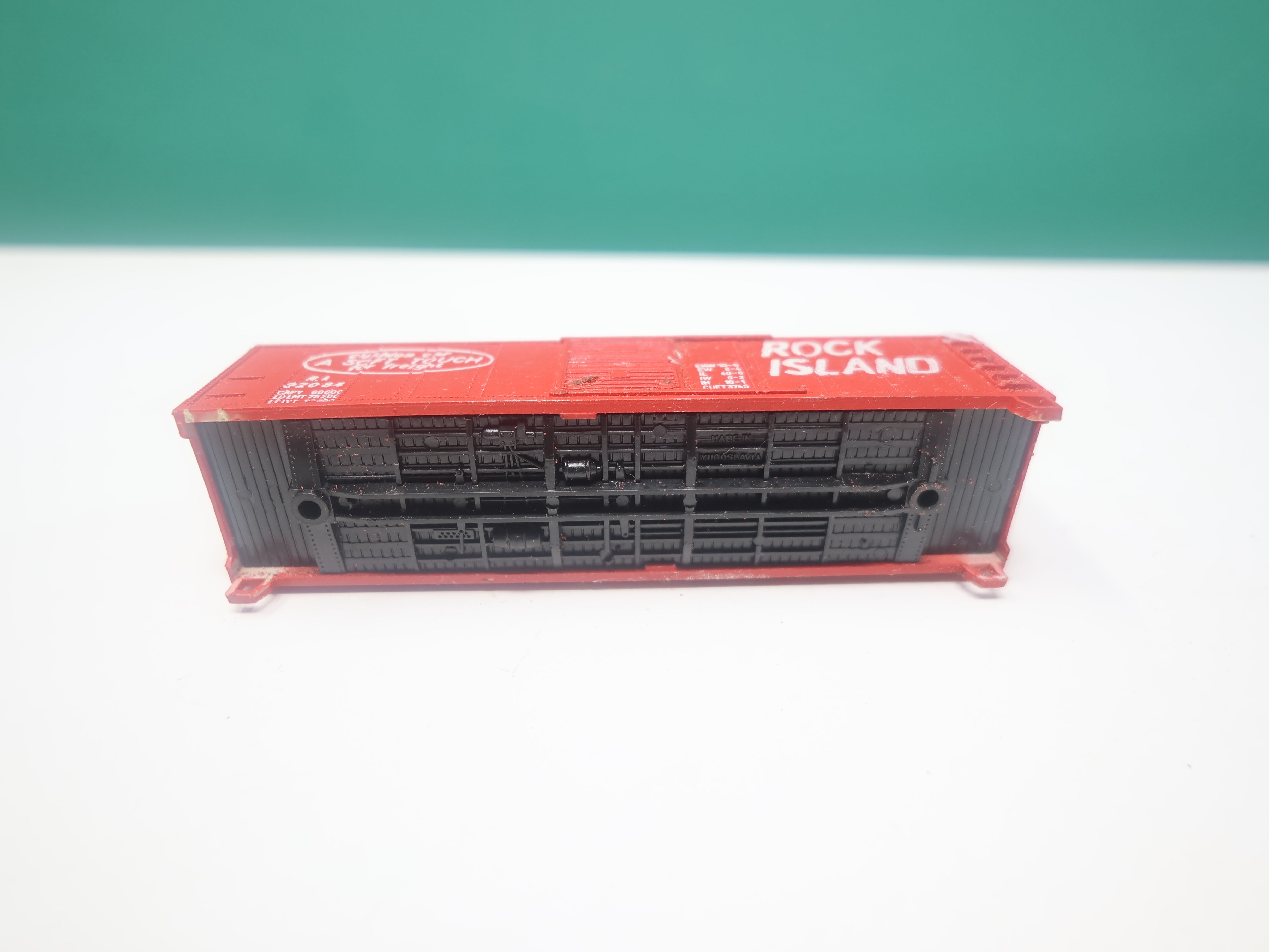 USED N Scale, 40' Box Car, Rock Island RI #32084, Rough