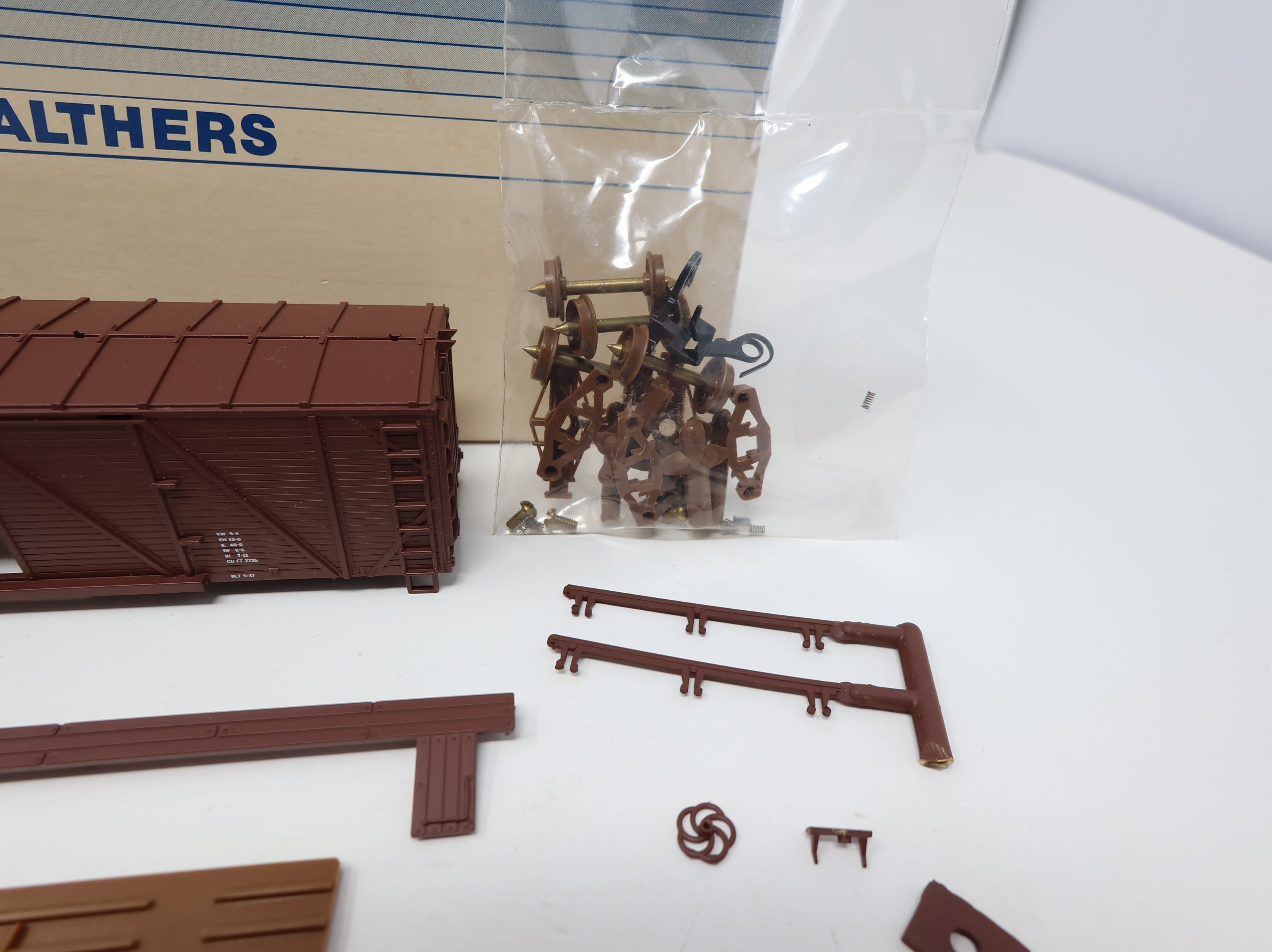 USED Walthers HO Scale 40' Wooden Box Car Western Pacific WP #26039 KIT