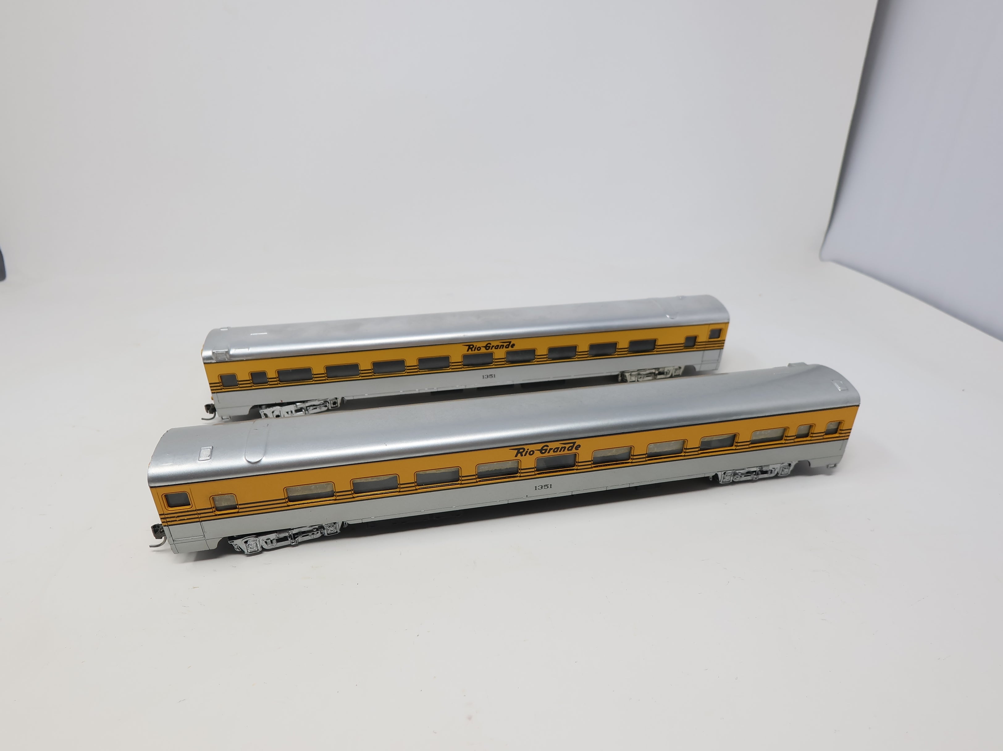 USED Rivarossi HO Scale Passenger Car Rio Grande #1351 (2 pcs)