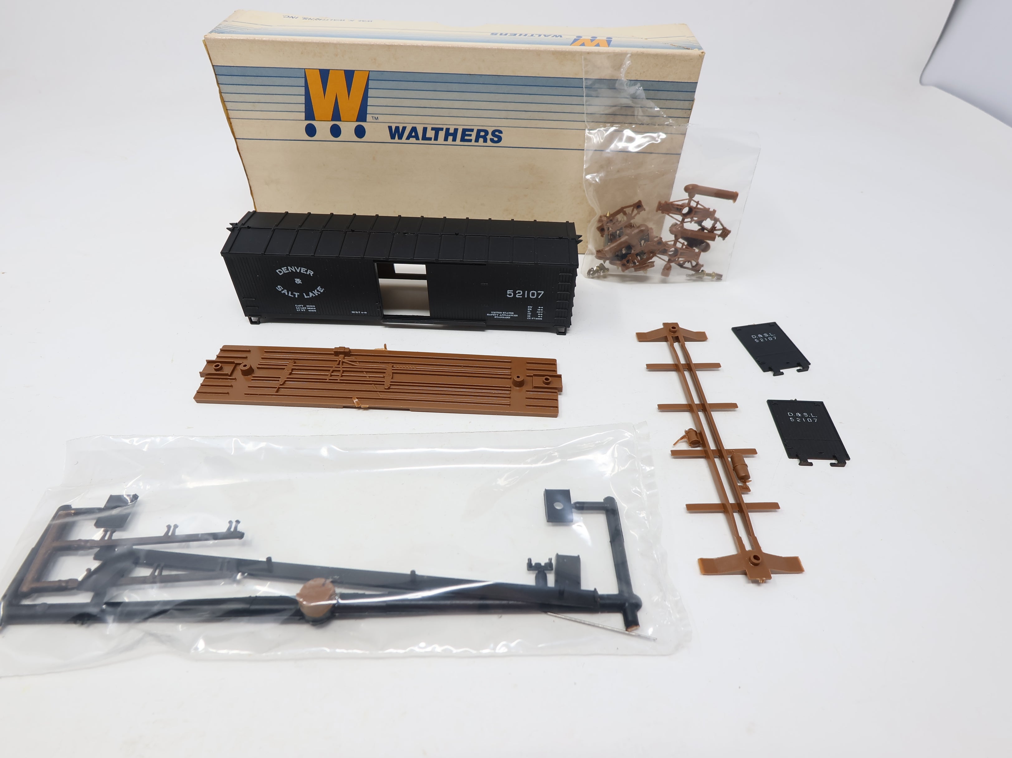 USED Walthers HO Scale 40' DS Wooden Box Car Denver & Salt Lake #52107 KIT