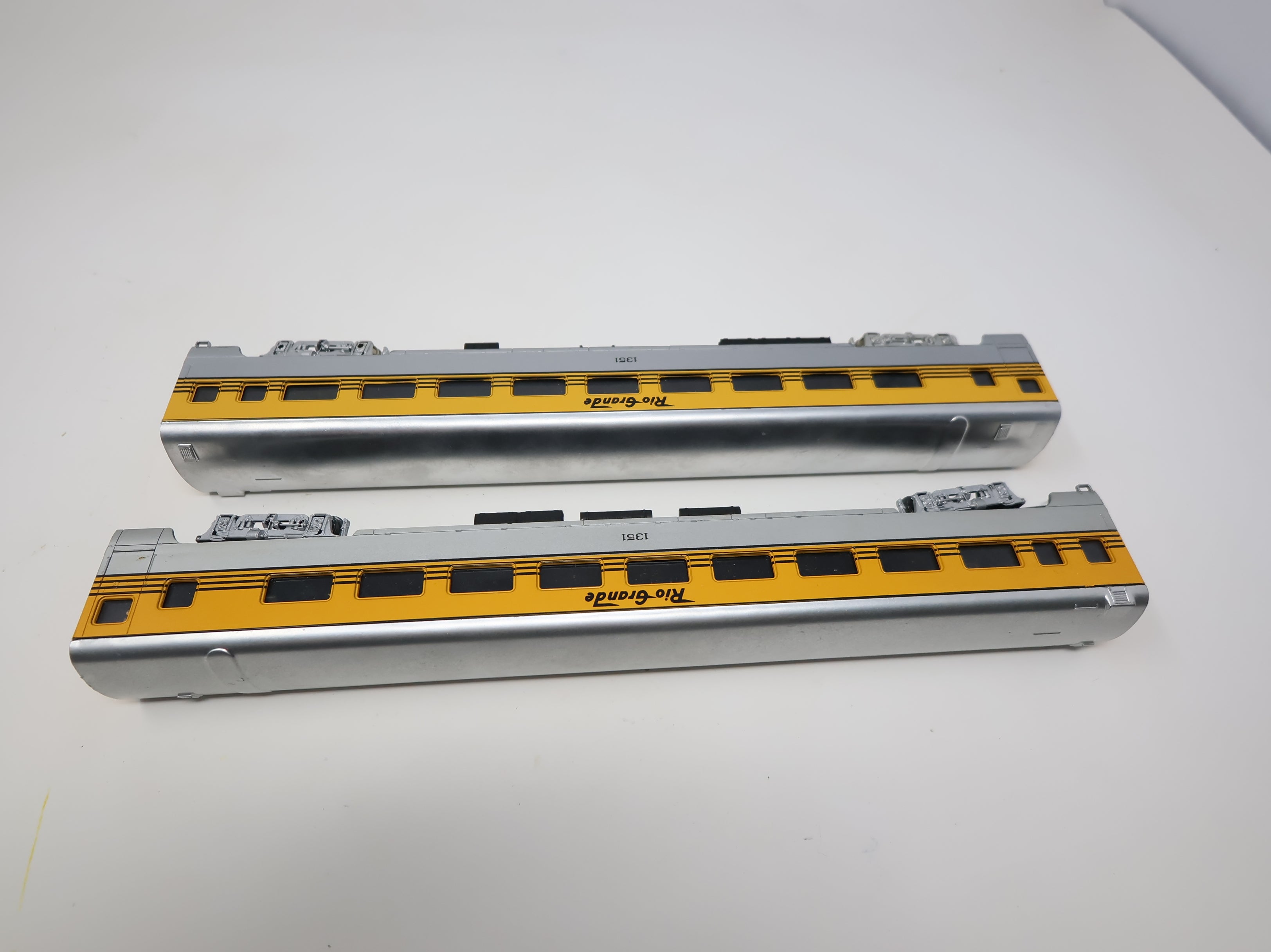 USED Rivarossi HO Scale Passenger Car Rio Grande #1351 (2 pcs)