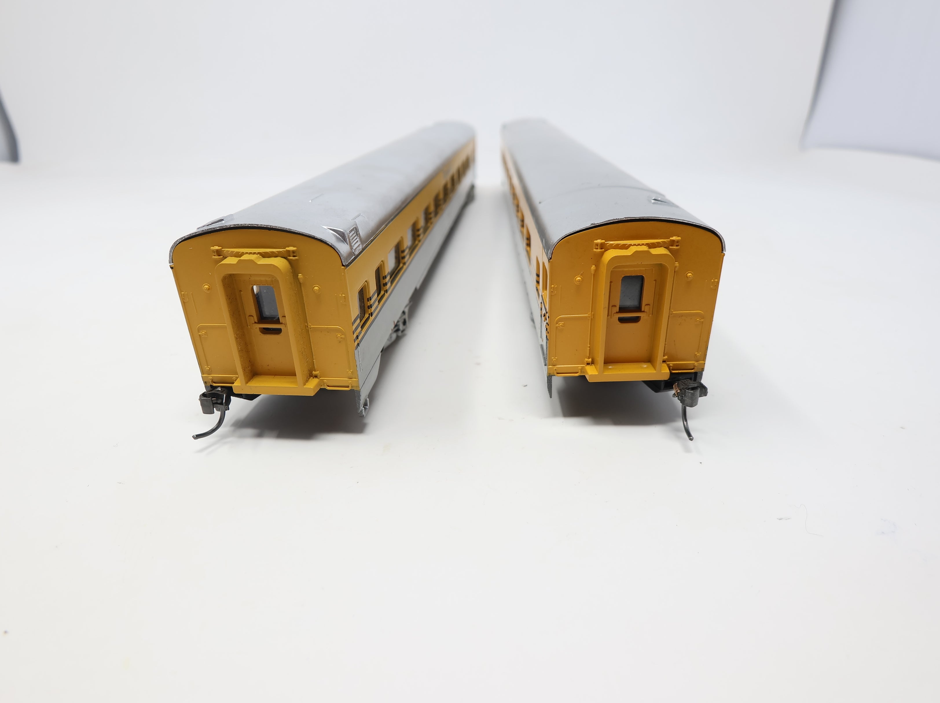 USED Rivarossi HO Scale Passenger Car Rio Grande #1351 (2 pcs)