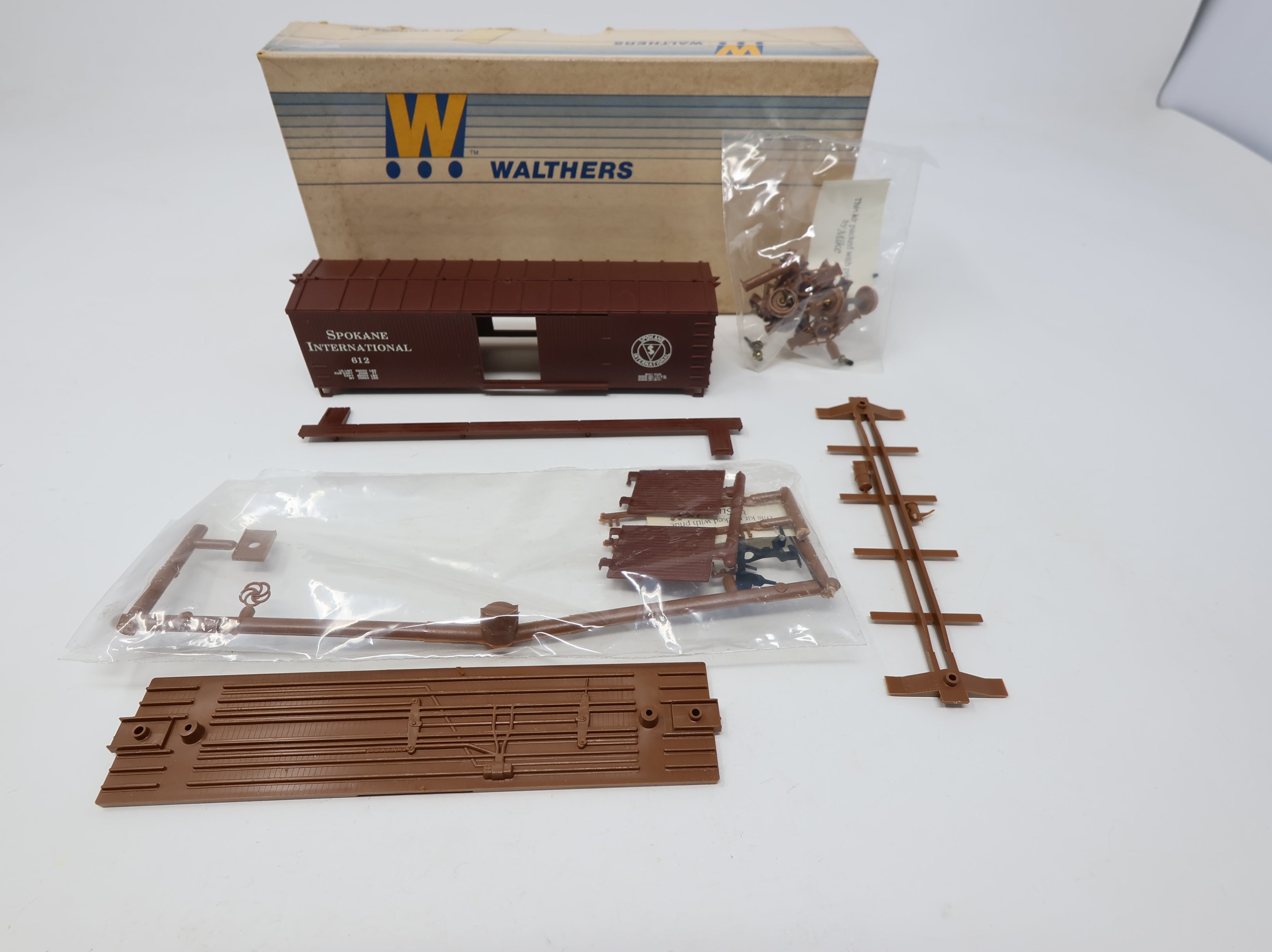 USED Walthers HO Scale 40' DS Wooden Box Car Wood Ends Spokane International #612 KIT