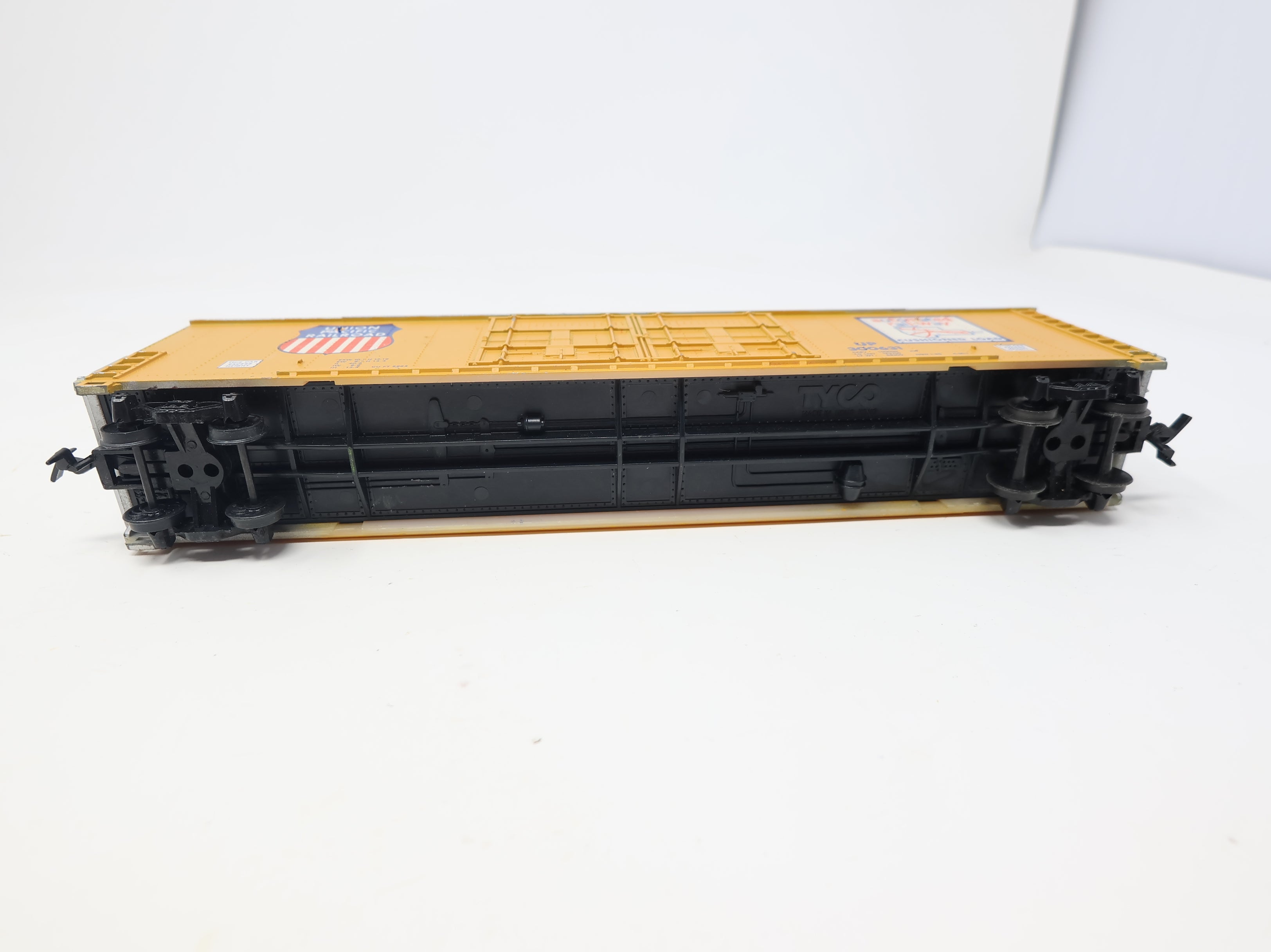 USED Tyco HO Scale 60' Cushioned Box Car Union Pacific UP #300631