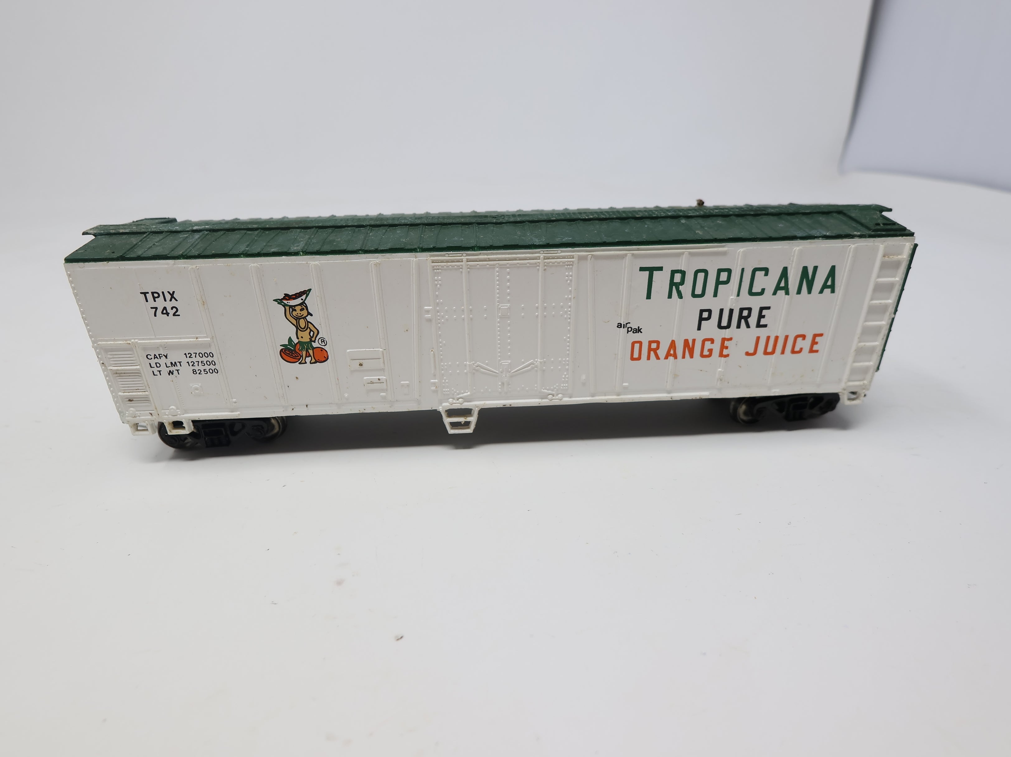 USED Bachmann HO Scale 48' Box Car Tropicana TPIX #742