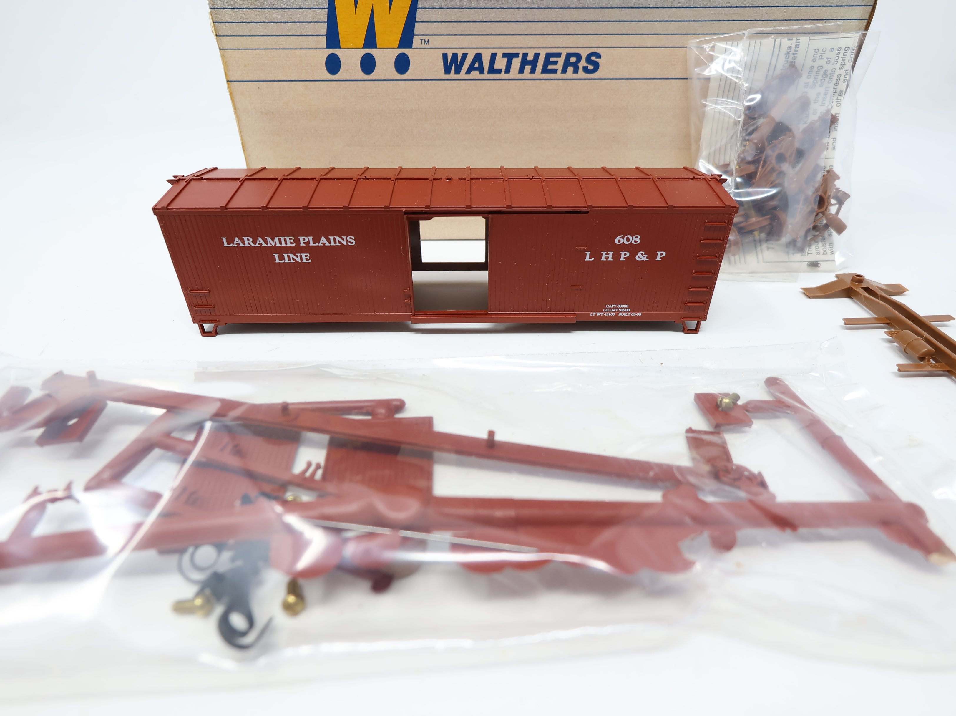 USED Walthers HO Scale 40' DS Wooden Box Car Wood Ends Laramie Plains LHP&P #608 KIT