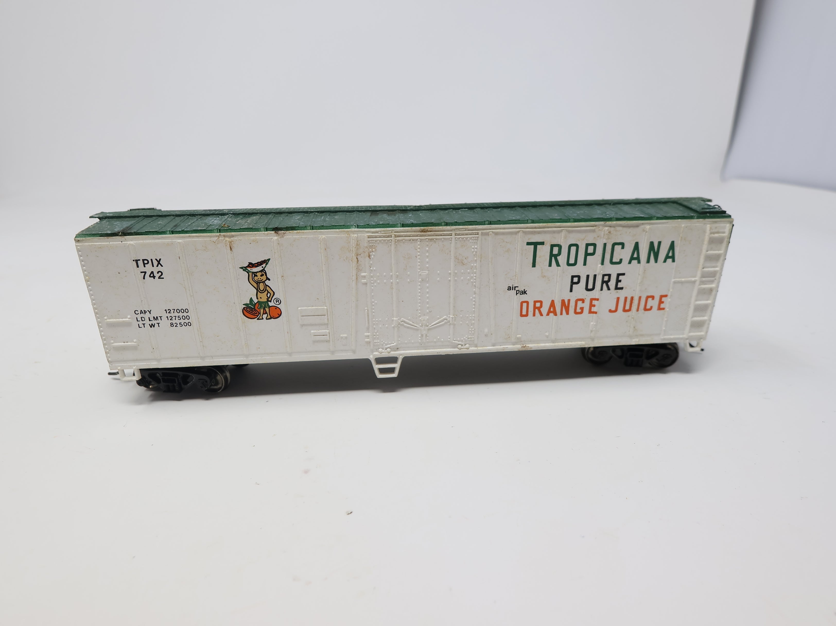 USED Bachmann HO Scale 48' Box Car Tropicana TPIX #742