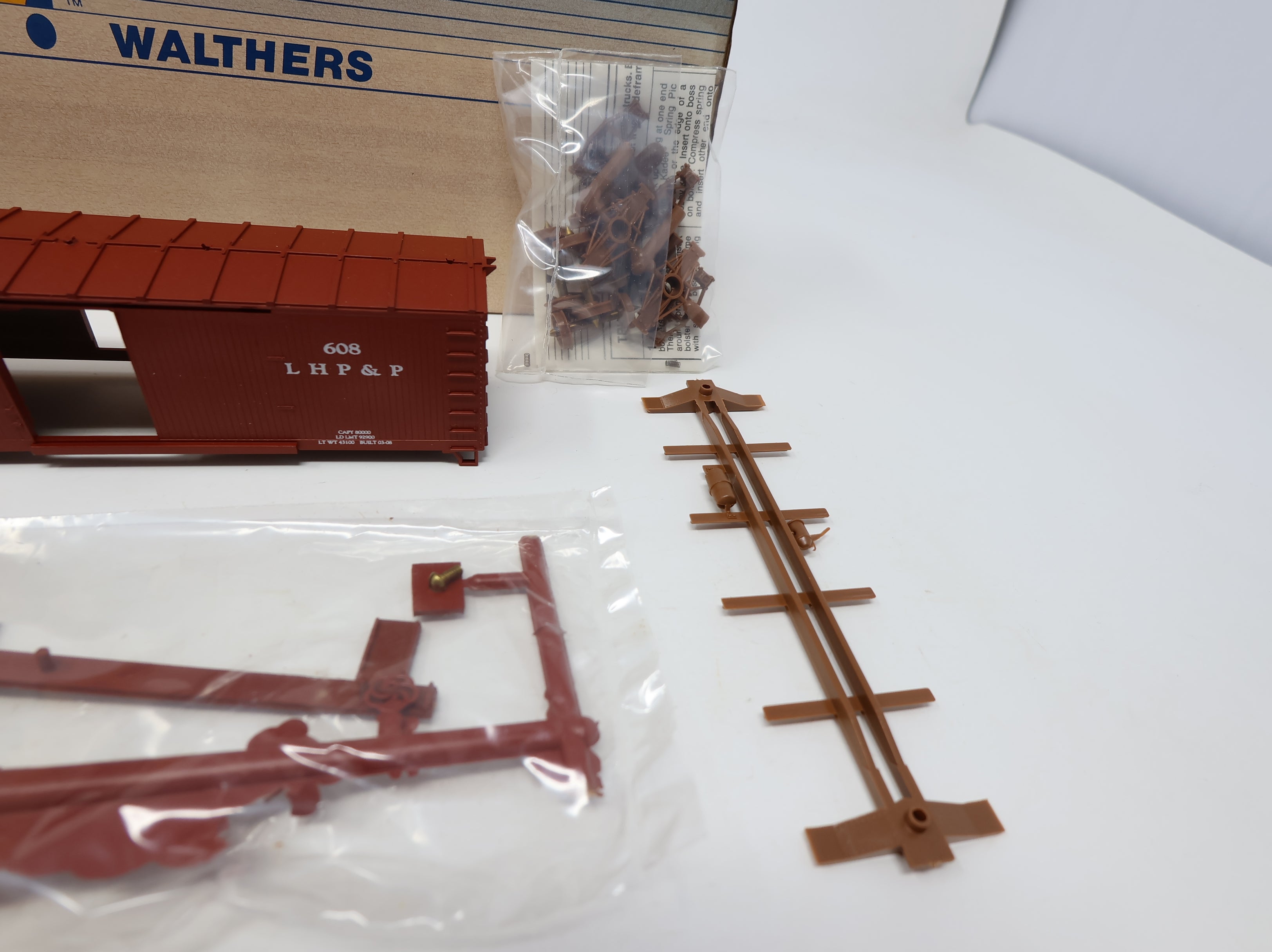 USED Walthers HO Scale 40' DS Wooden Box Car Wood Ends Laramie Plains LHP&P #608 KIT