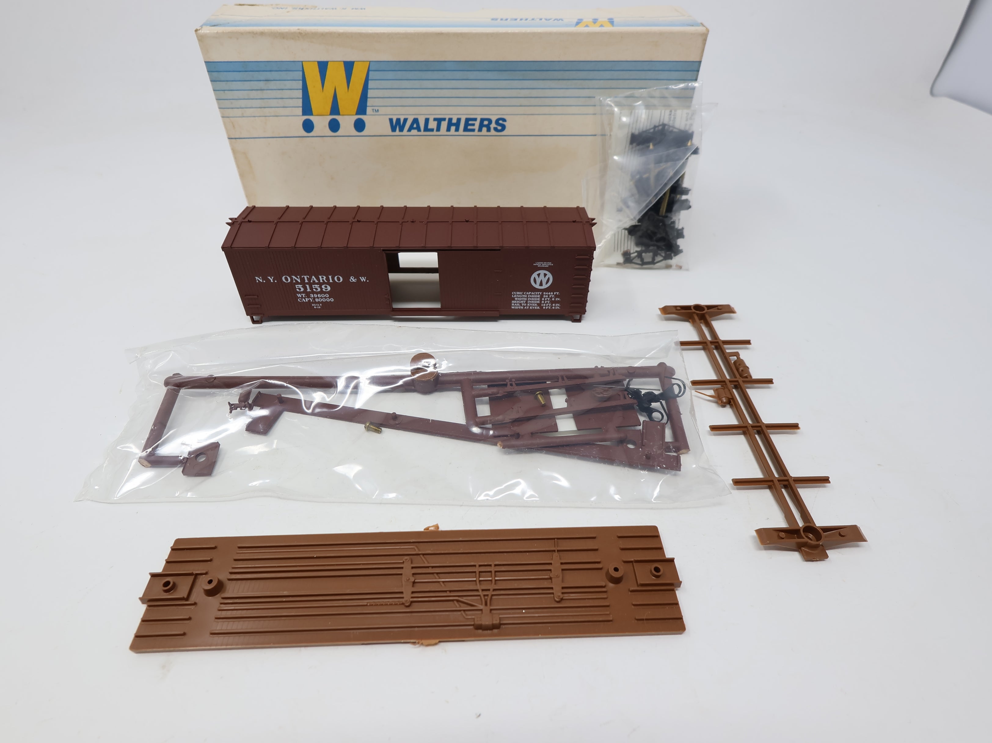 USED Walthers HO Scale 40' Wooden Box Car Wood Ends New York Ontario & Western #5159 Old & Weary Custom KIT