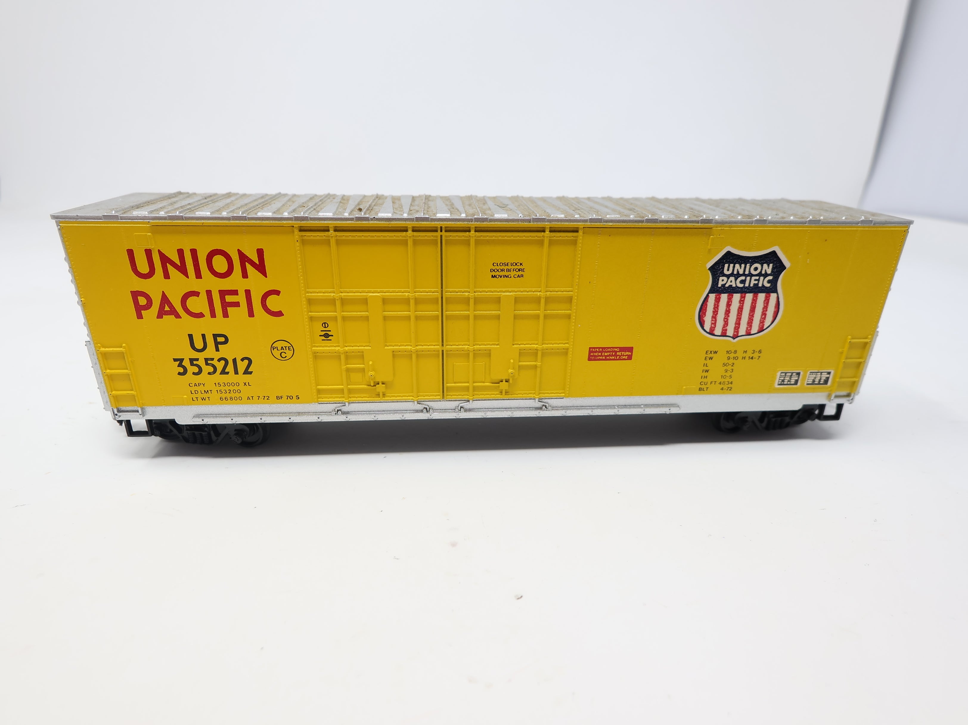 USED Roundhouse HO Scale 50' DD Box Car Union Pacific UP #355212