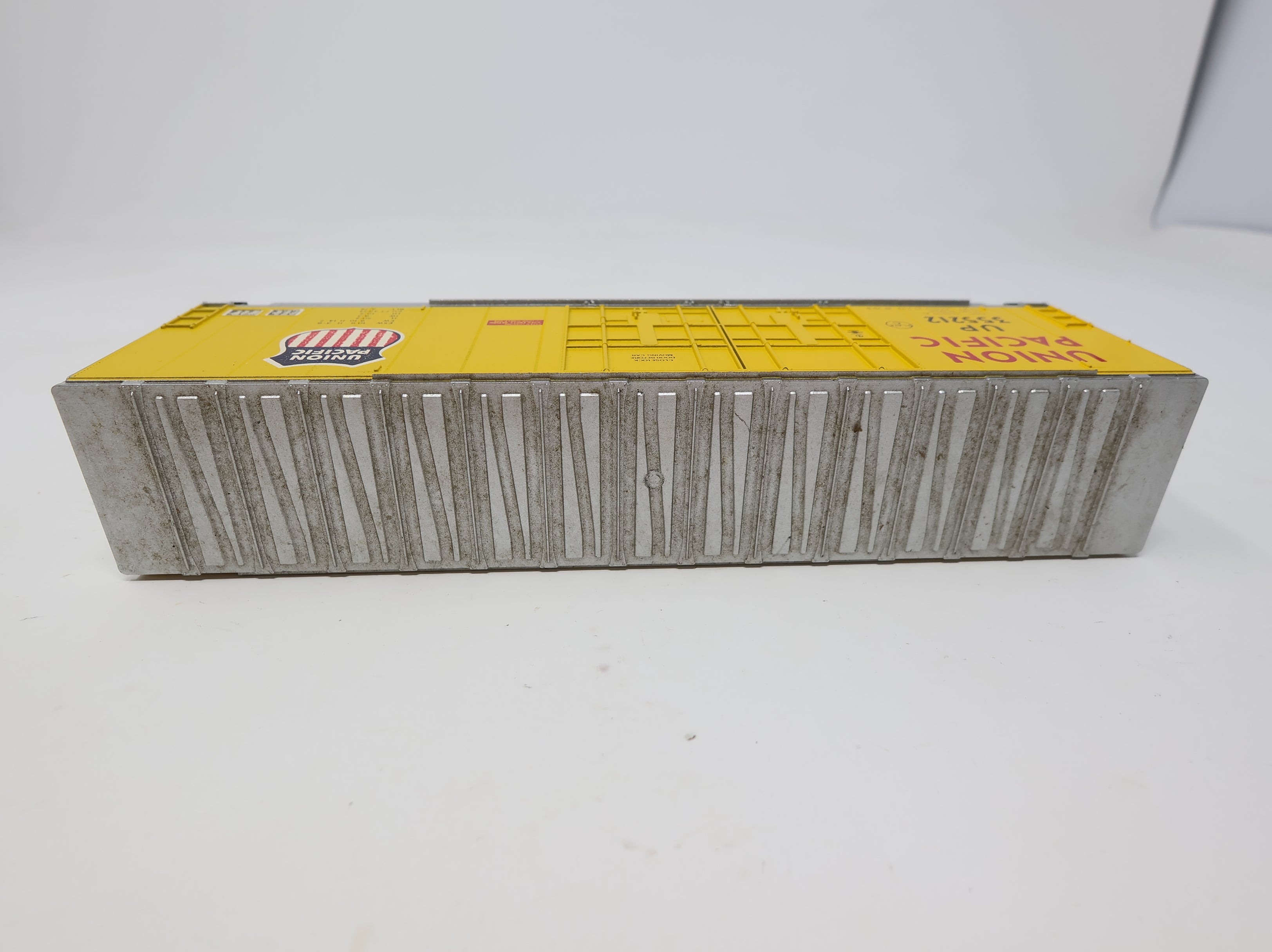 USED Roundhouse HO Scale 50' DD Box Car Union Pacific UP #355212