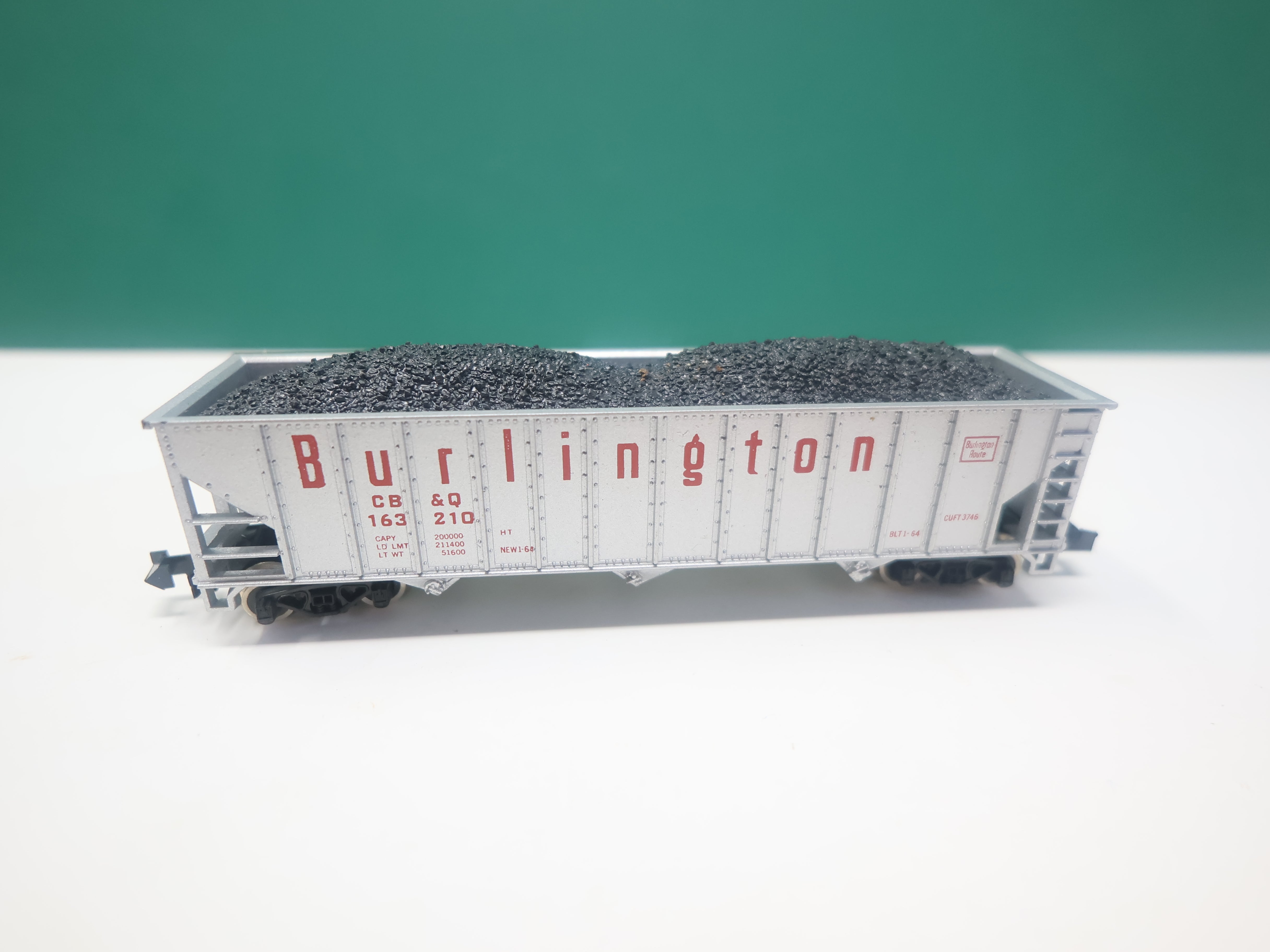 USED Atlas 3261 N Scale, 3 Bay Hopper, Burlington CB&Q #163210