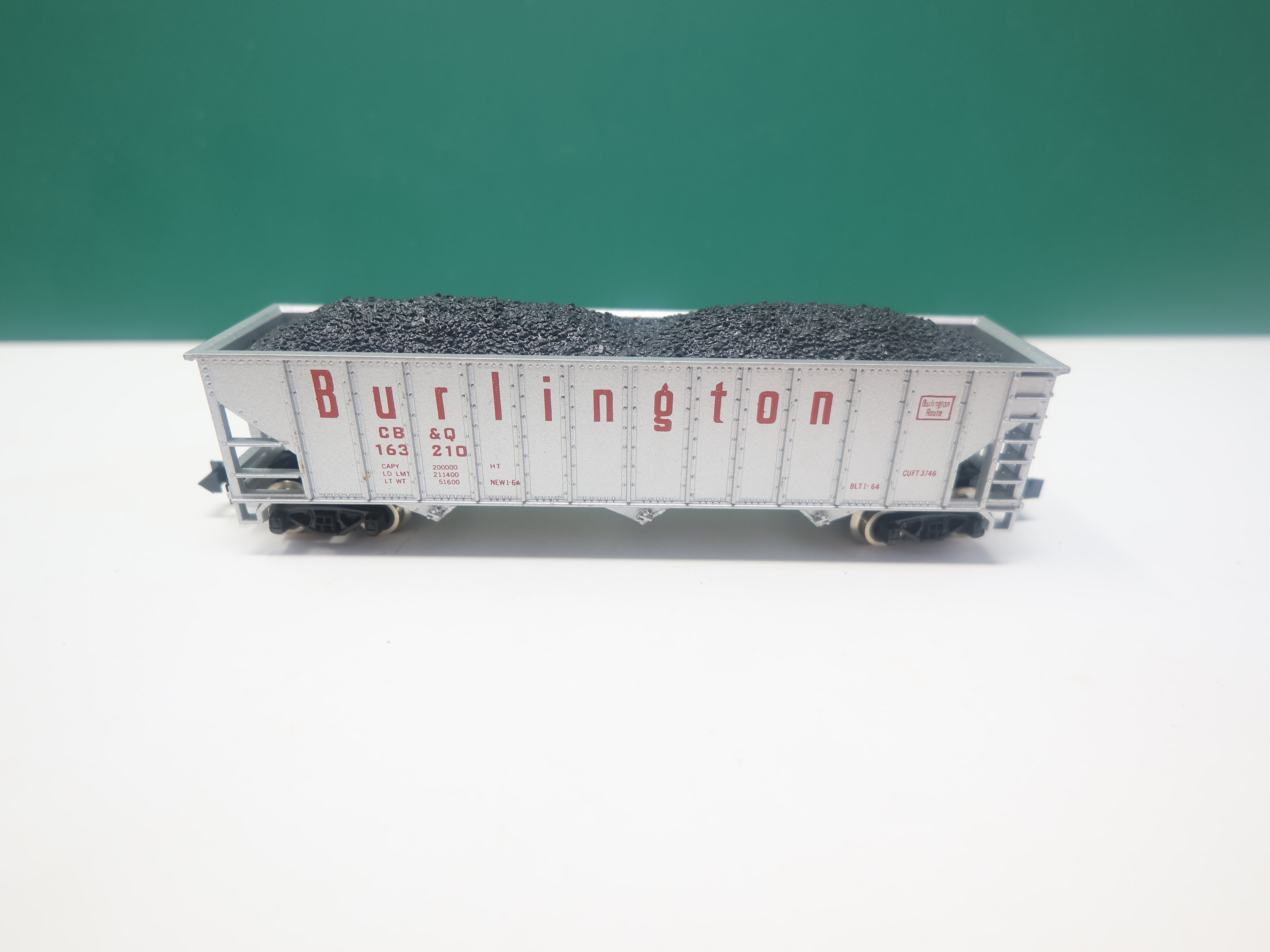 USED Atlas 3261 N Scale, 3 Bay Hopper, Burlington CB&Q #163210