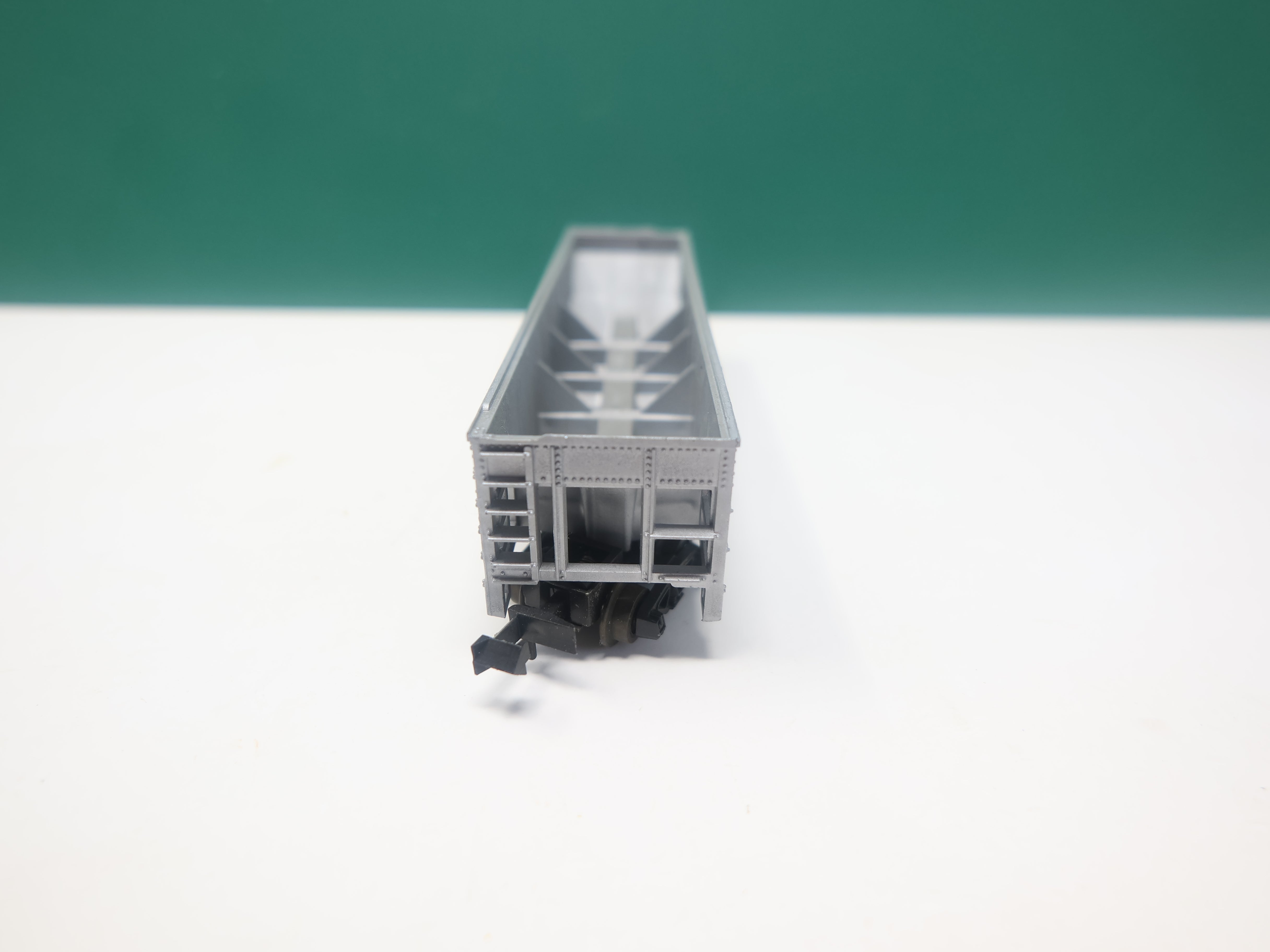 USED AHM N Scale, 4 Bay Hopper, Roberval and Saguenay Railway RS #1418