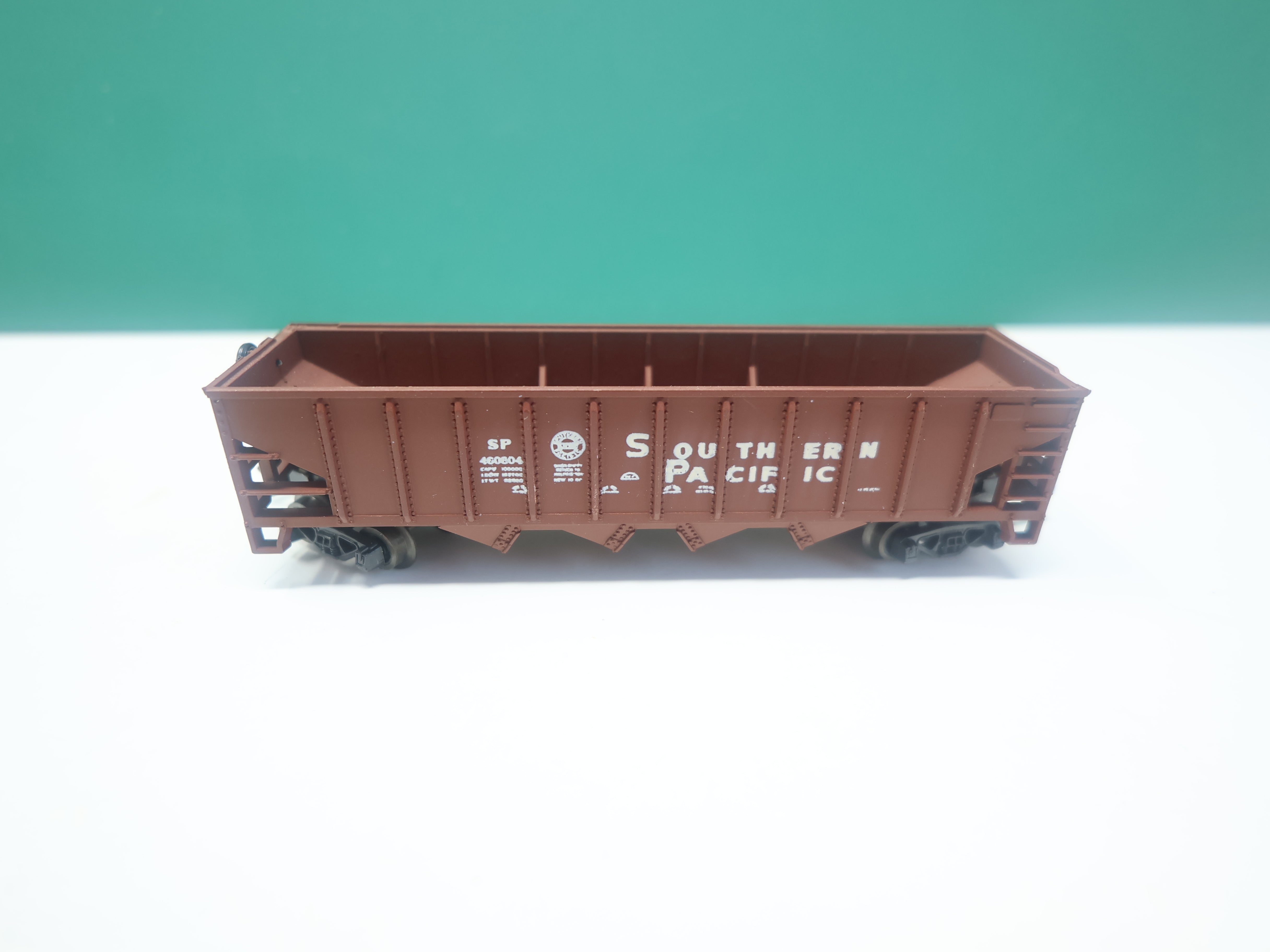 USED AHM 4365 N Scale, 4 Bay Hopper, Southern Pacific SP #460804