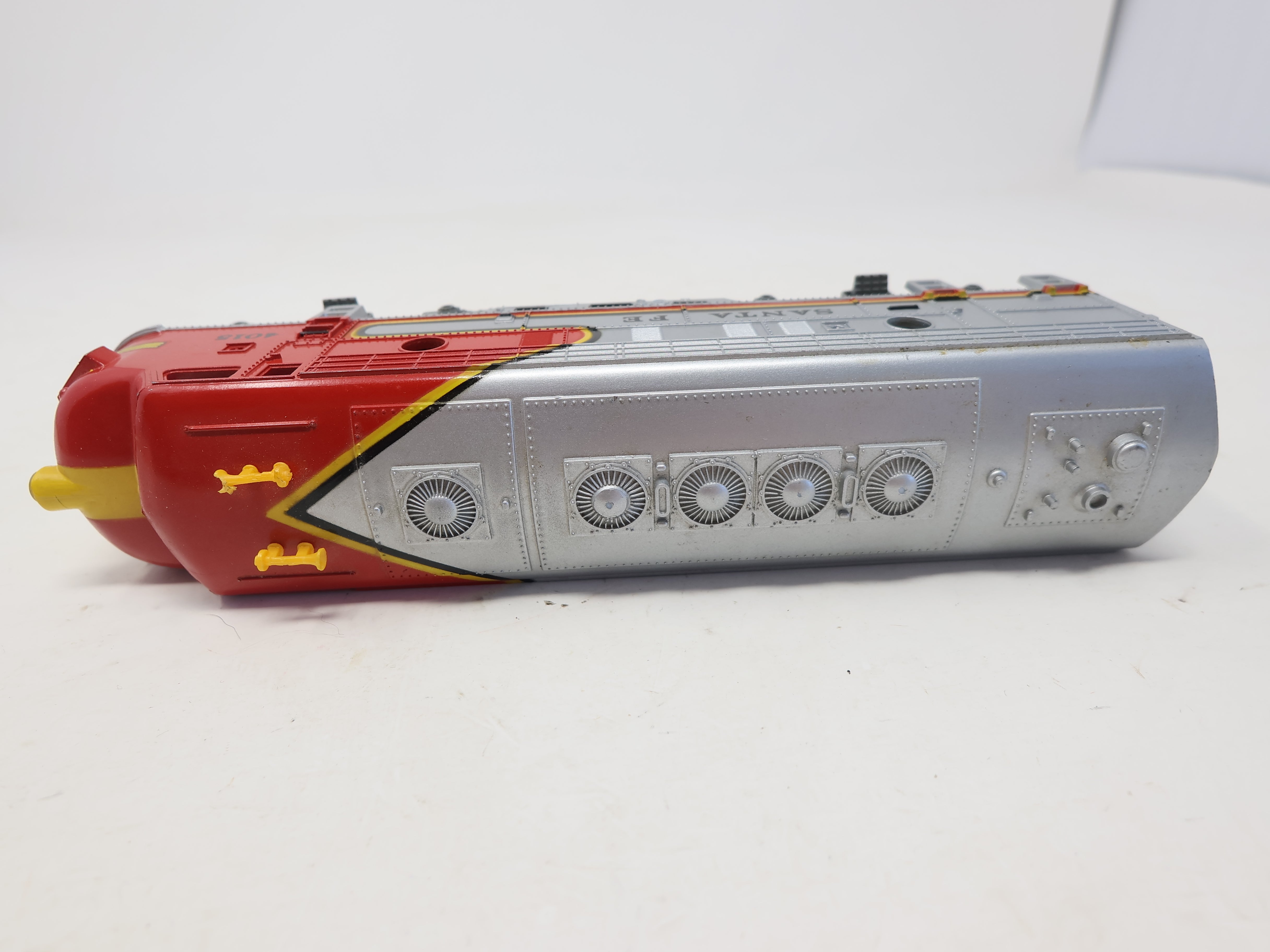 USED Tyco HO Scale, F7 Diesel Locomotive, Santa Fe #4015 (DC)