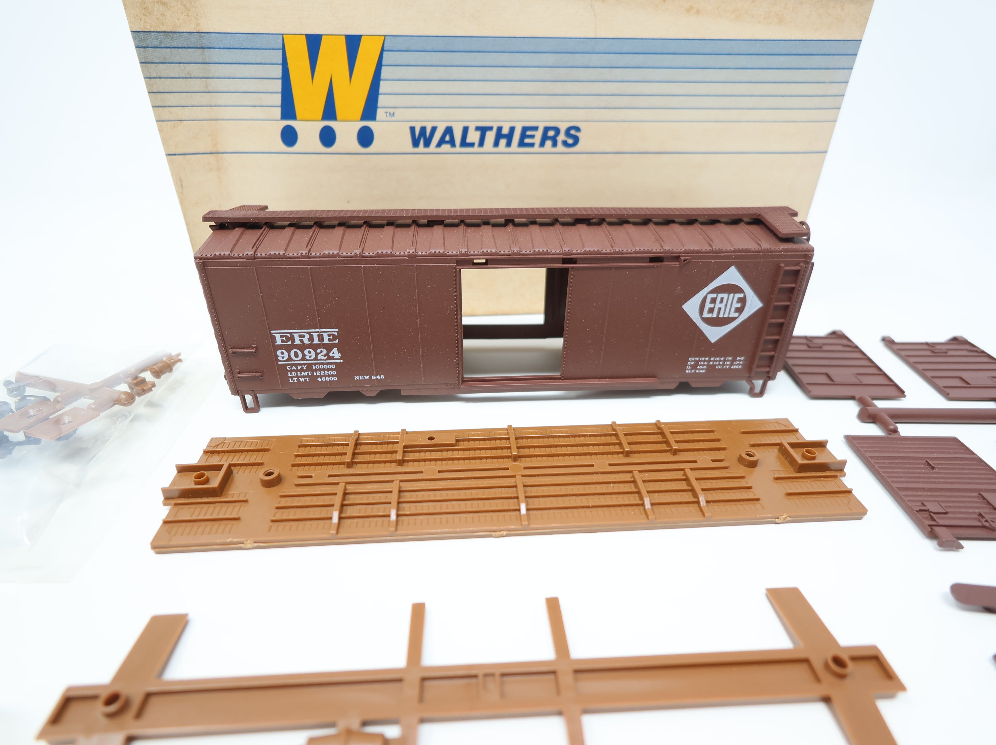 USED Walthers HO Scale 40' PS1 Box Car Erie #90924 KIT