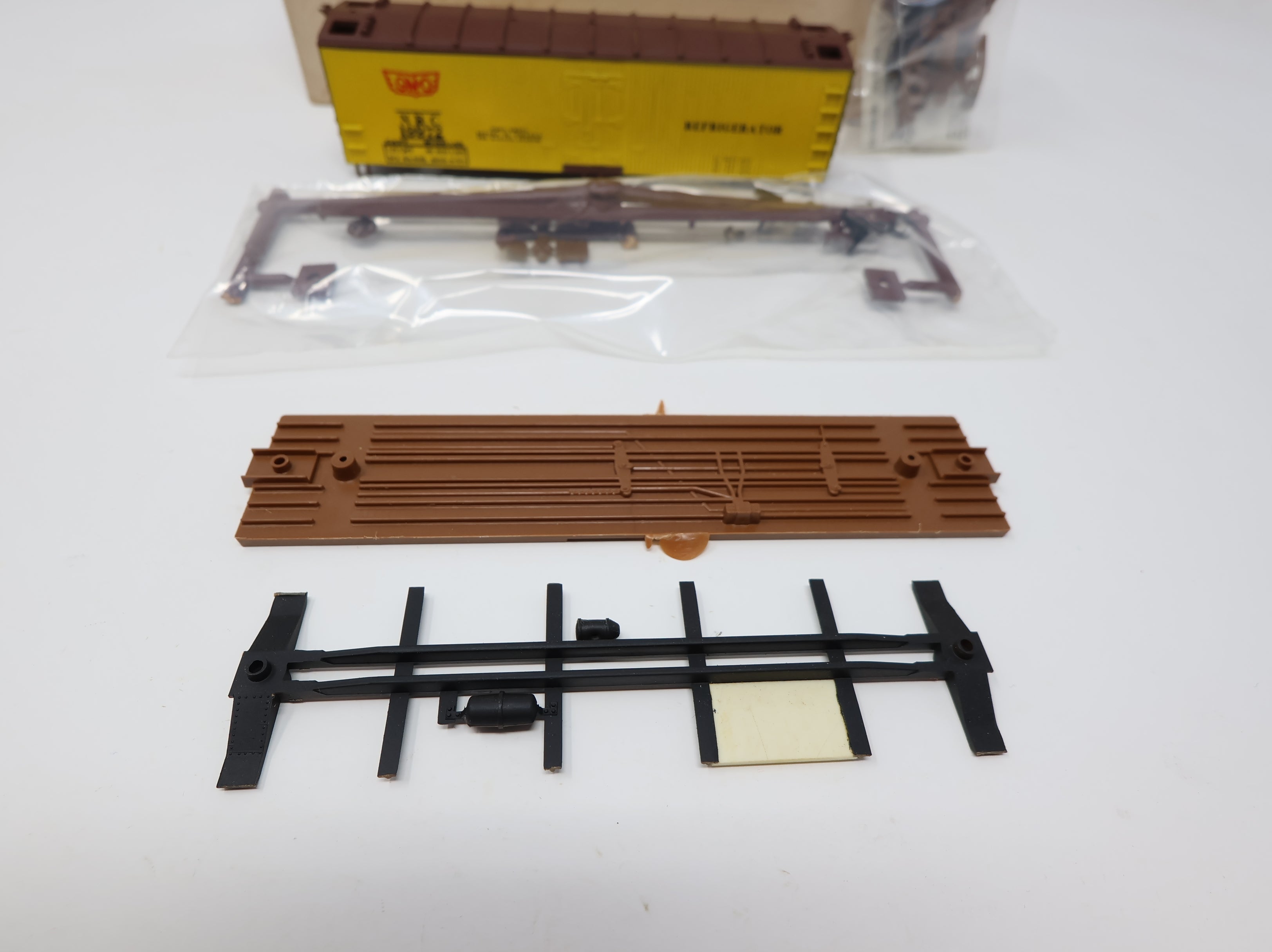 USED Walthers HO Scale 40' Wooden Reefer Gulf, Mobile & Ohio NRC #19972 KIT