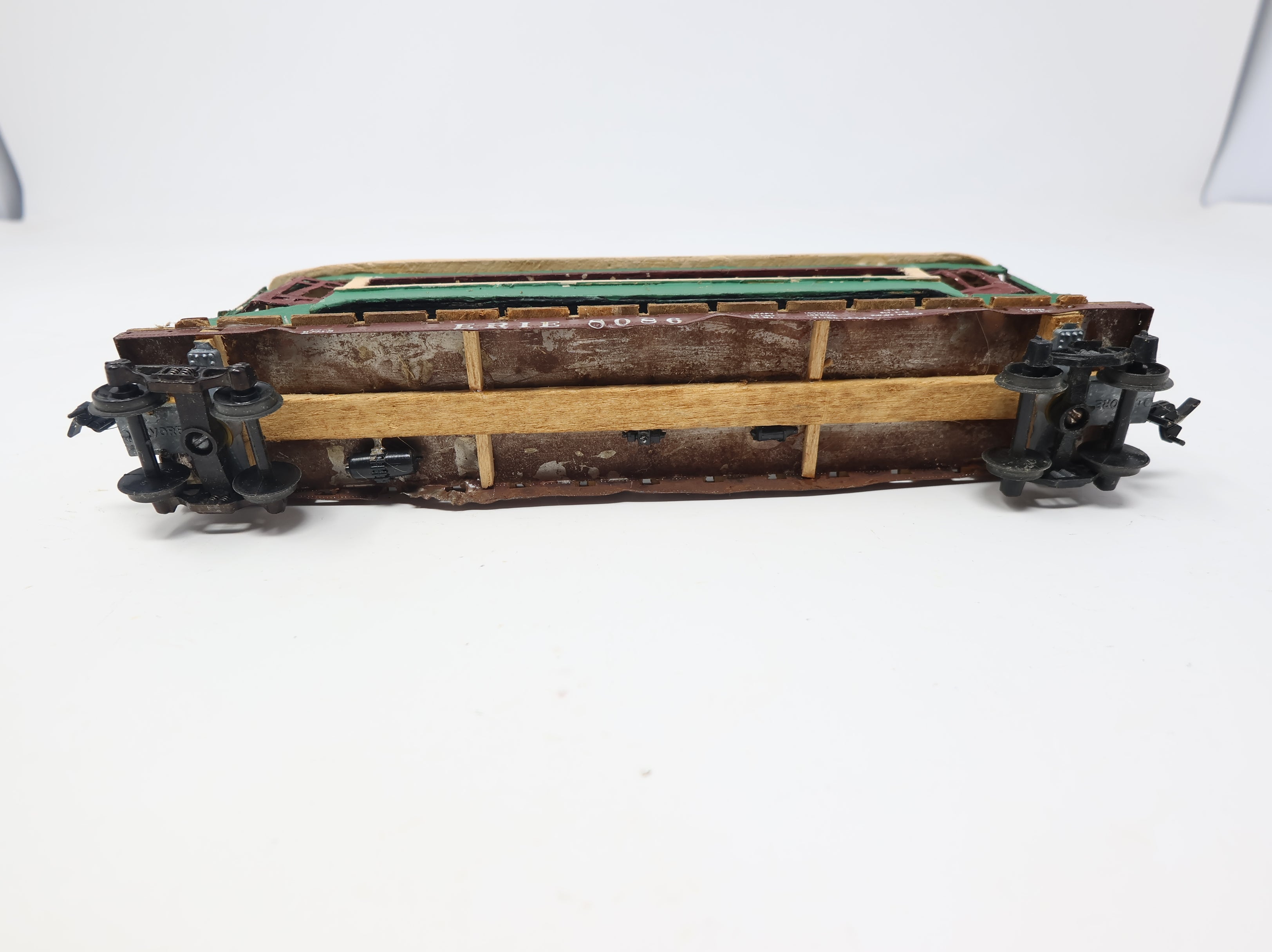 USED HO Scale 52' Flat Car Erie #8086 w/ Trolley Load Custom Wood Rough